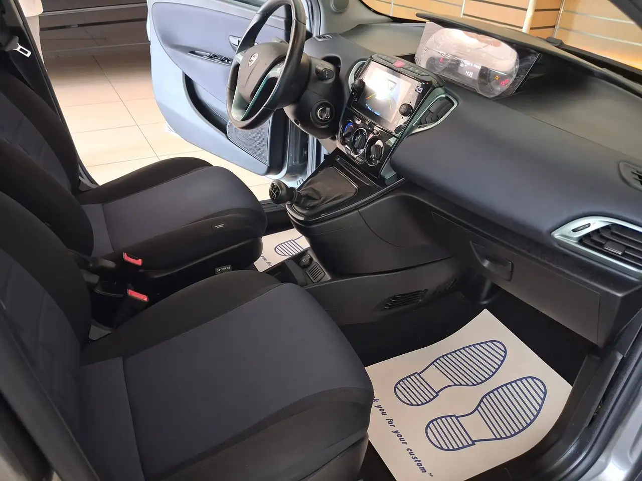 Lancia Ypsilon 2023 — фото 9
