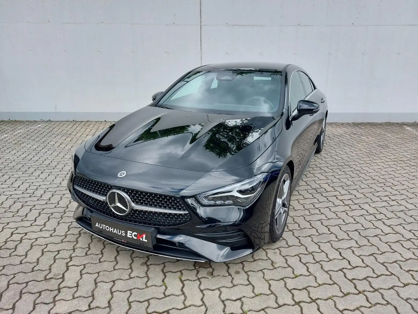 Mercedes-Benz CLA 180 Coupé AMG Line Winterp. SportS. Fekete - 2
