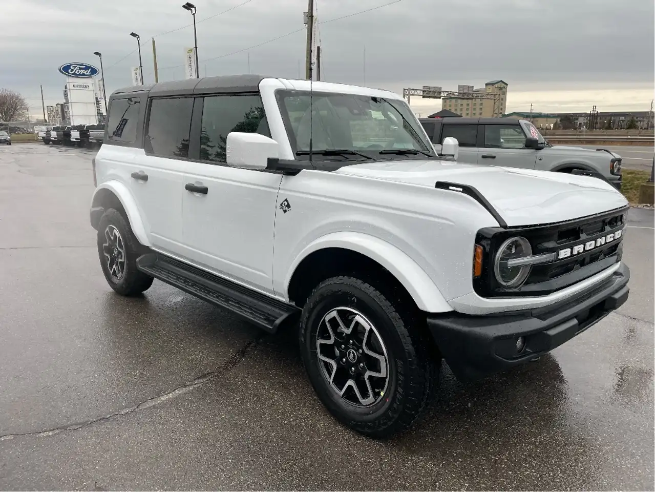 Ford Bronco снимка Ford Bronco