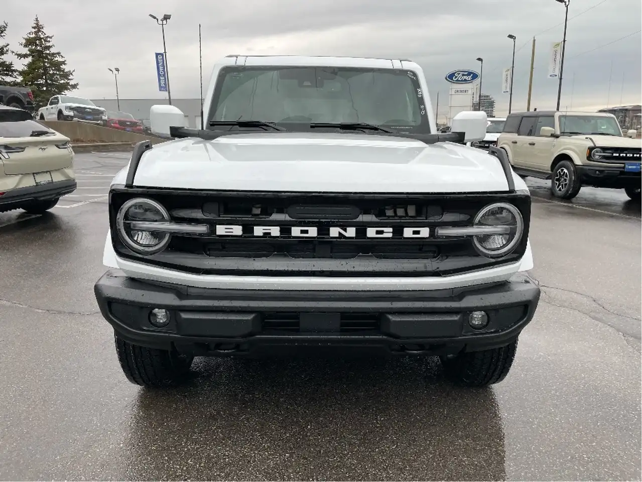 Ford Bronco снимка Ford Bronco