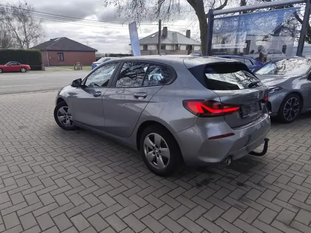 BMW 1 Series view 5