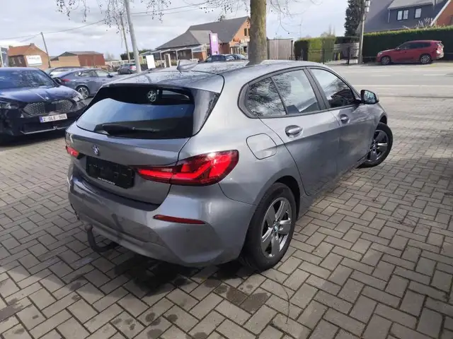 BMW 1 Series view 10