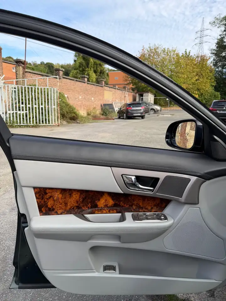 JAGUAR XF LUXE - 3.0 TURBO V6 211ch - CAMÉRA D'AIDE AU STATIONNEMENT