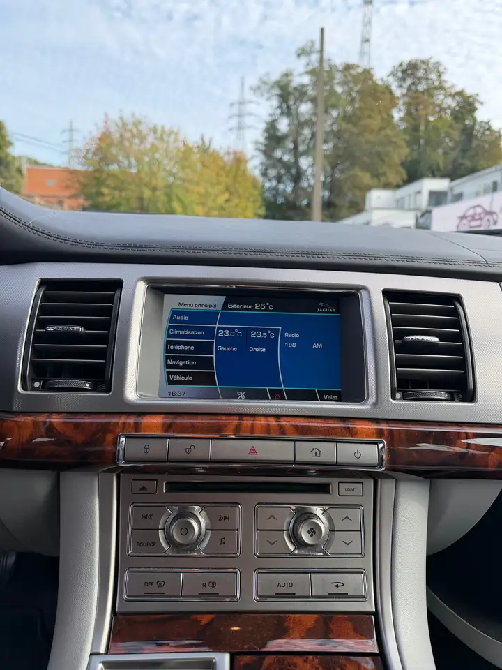 JAGUAR XF LUXE - 3.0 TURBO V6 211ch - CAMÉRA D'AIDE AU STATIONNEMENT