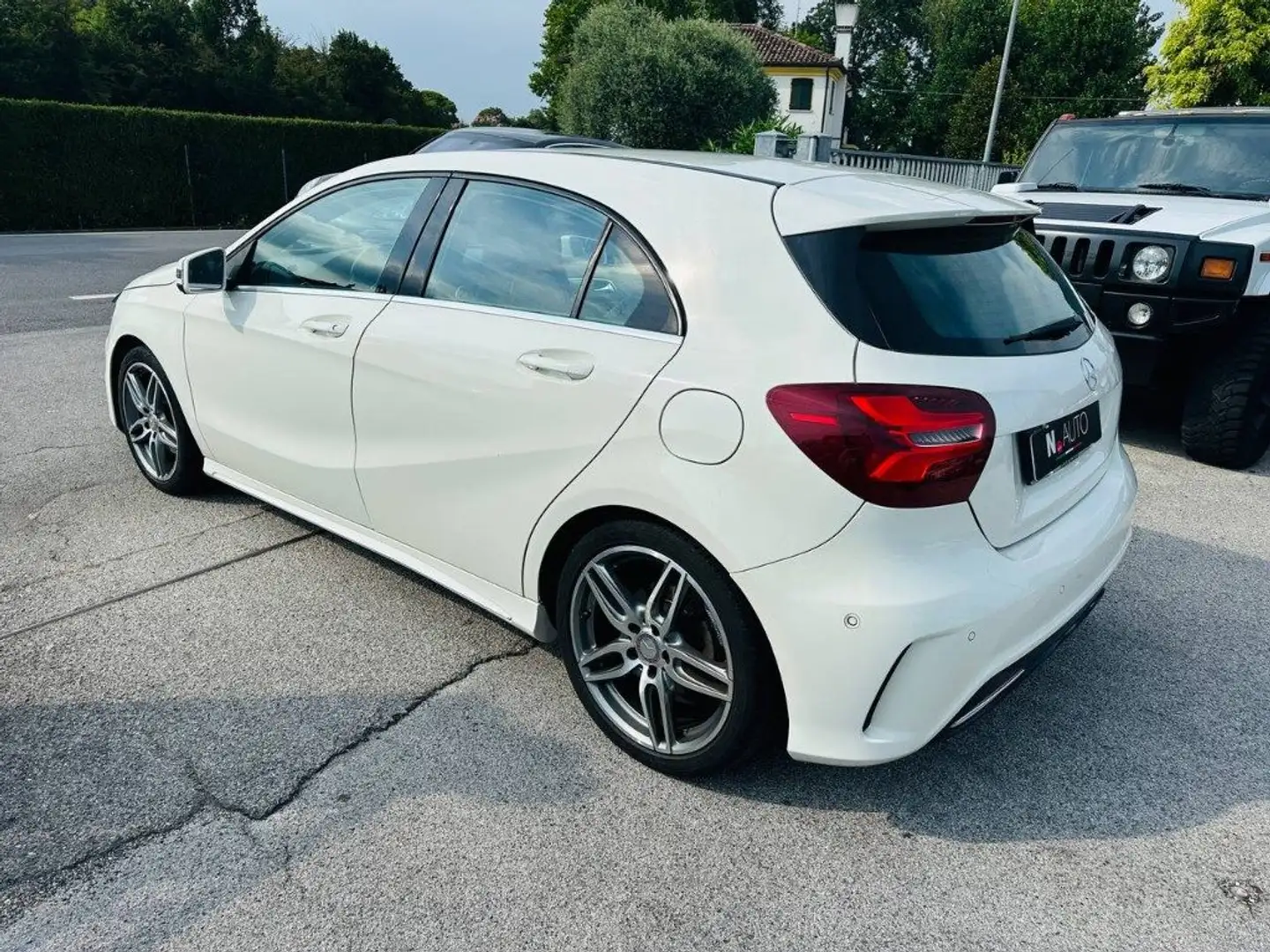 Mercedes-Benz A 180 d Automatic Premium Bílá - 2