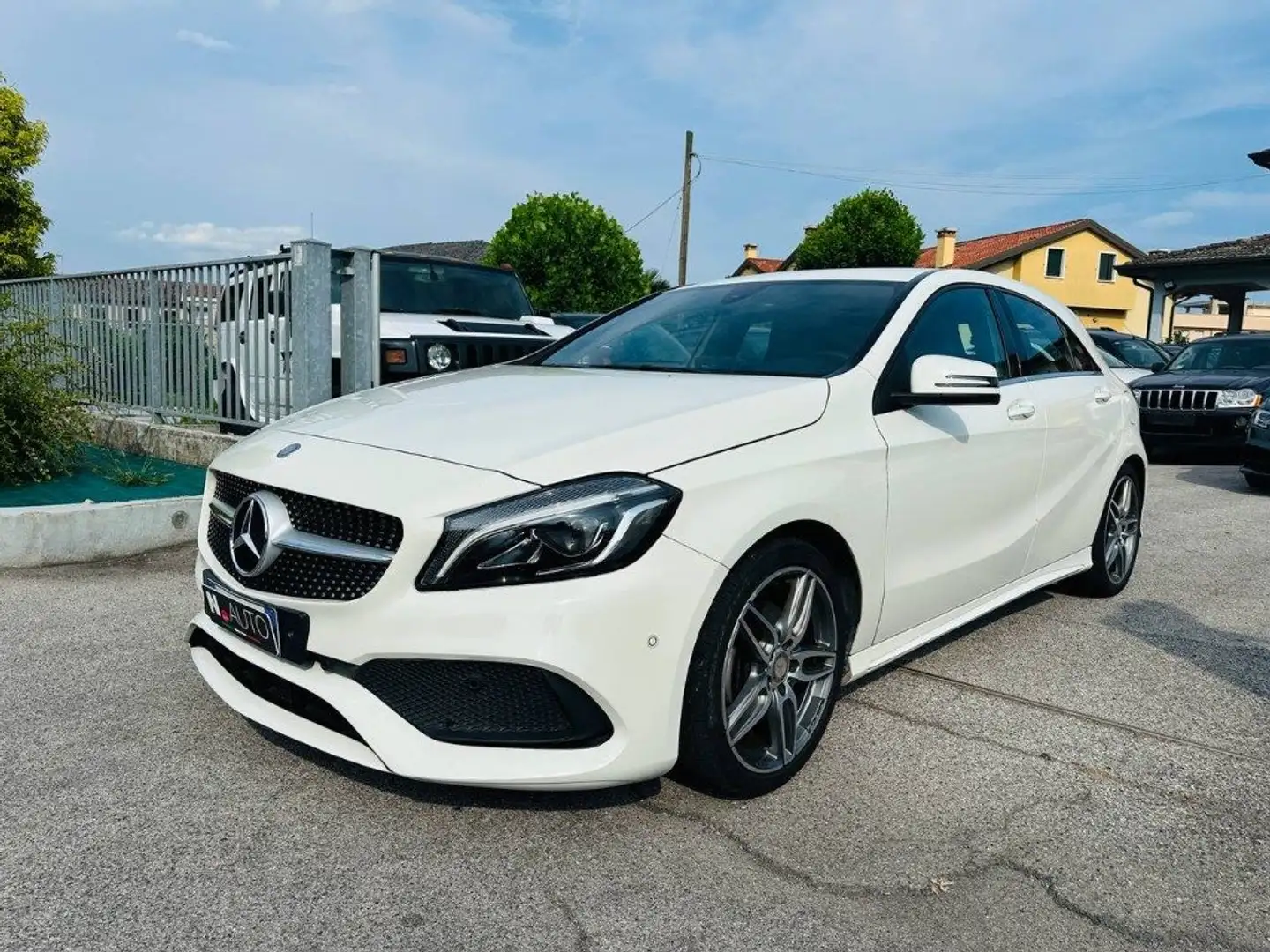 Mercedes-Benz A 180 d Automatic Premium Bílá - 1