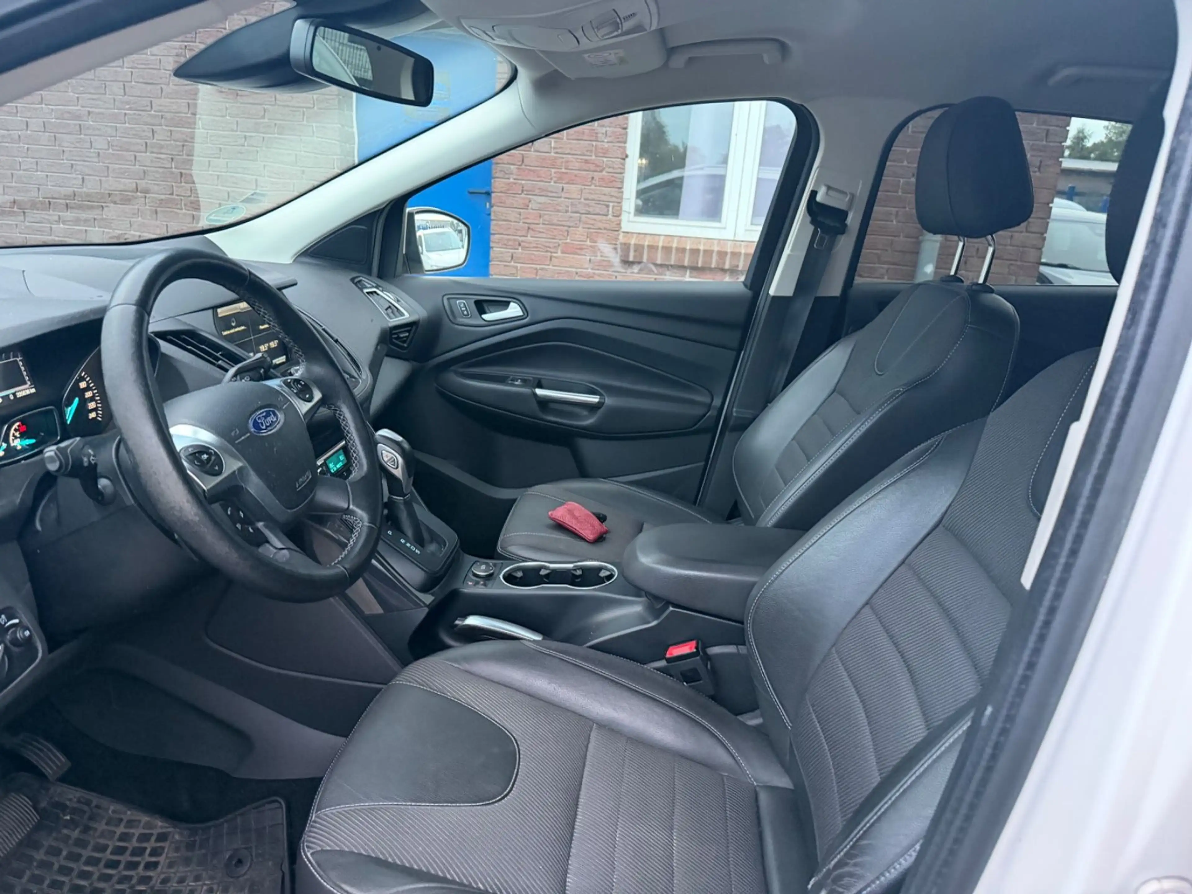 Ford Kuga Individual 4x4 Leder + Tüv + Automatik — photo 8