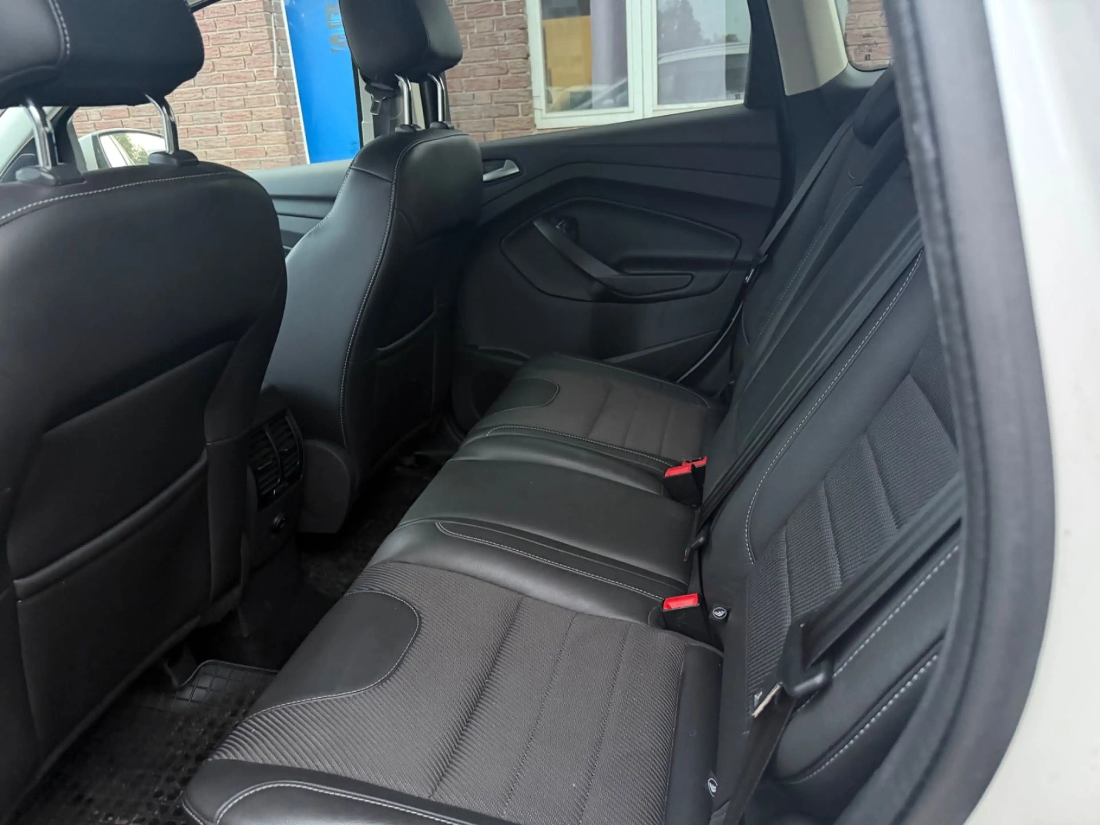 Ford Kuga Individual 4x4 Leder + Tüv + Automatik — photo 7