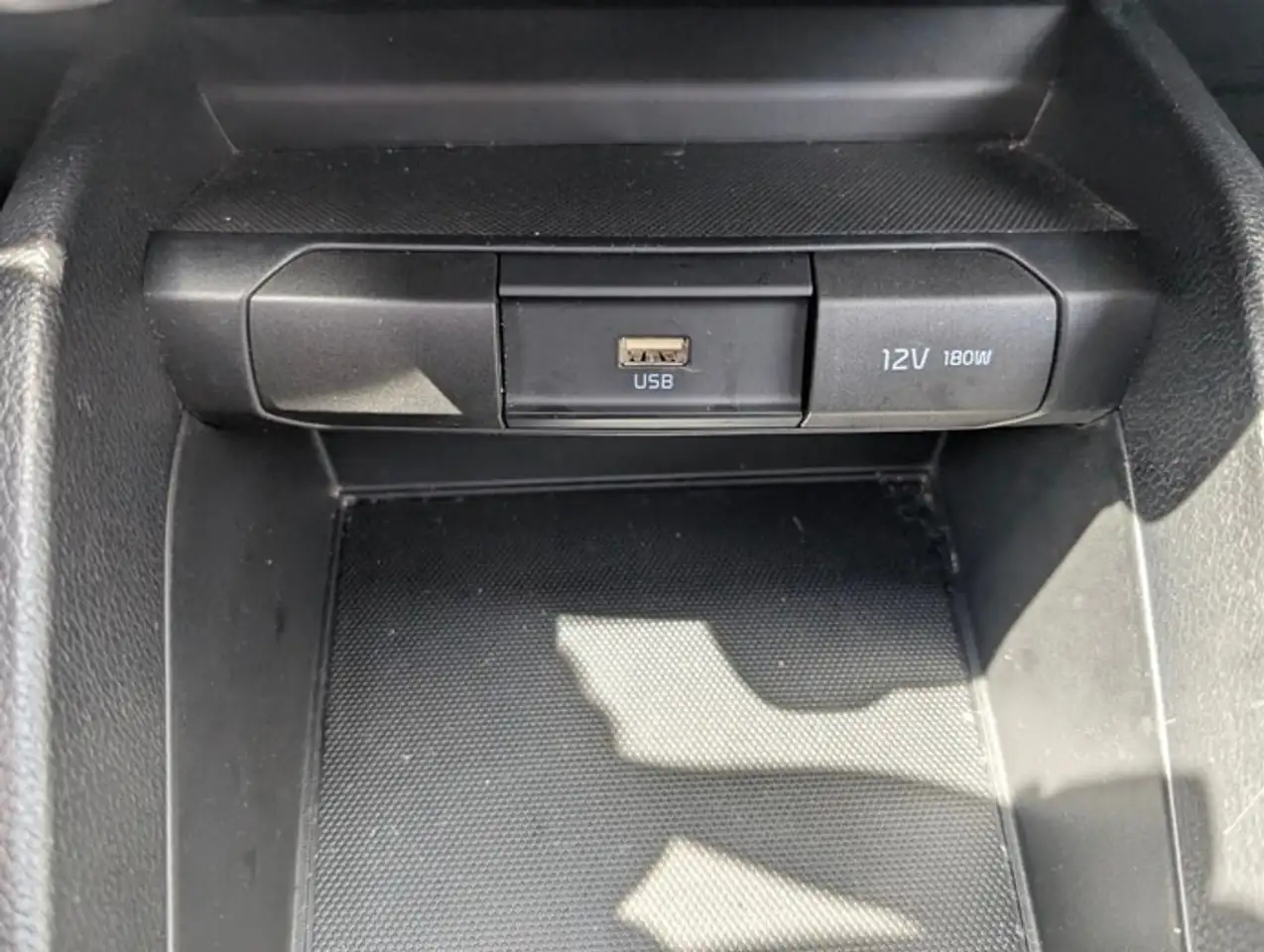 Kia Rio снимка Kia Rio
