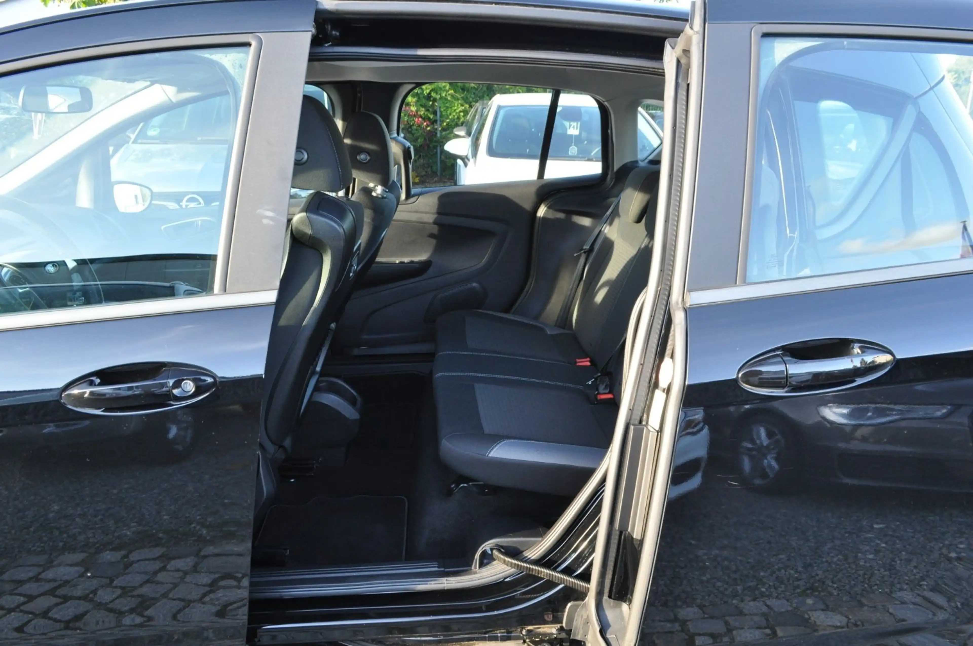 Ford B-Max B-MAX Sync Edition / S-HEIZUNG/AHK — photo 7