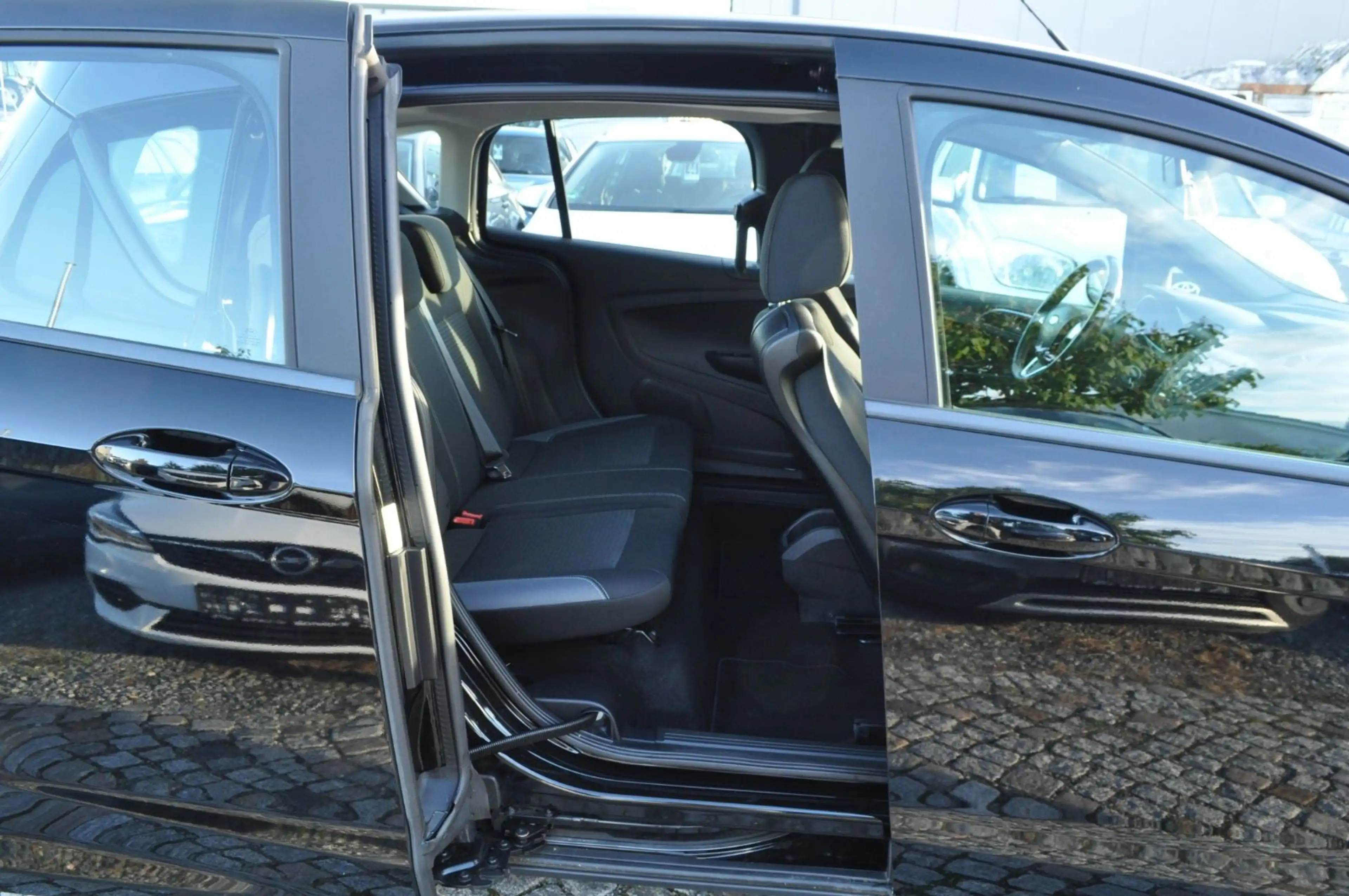 Ford B-Max B-MAX Sync Edition / S-HEIZUNG/AHK — photo 8