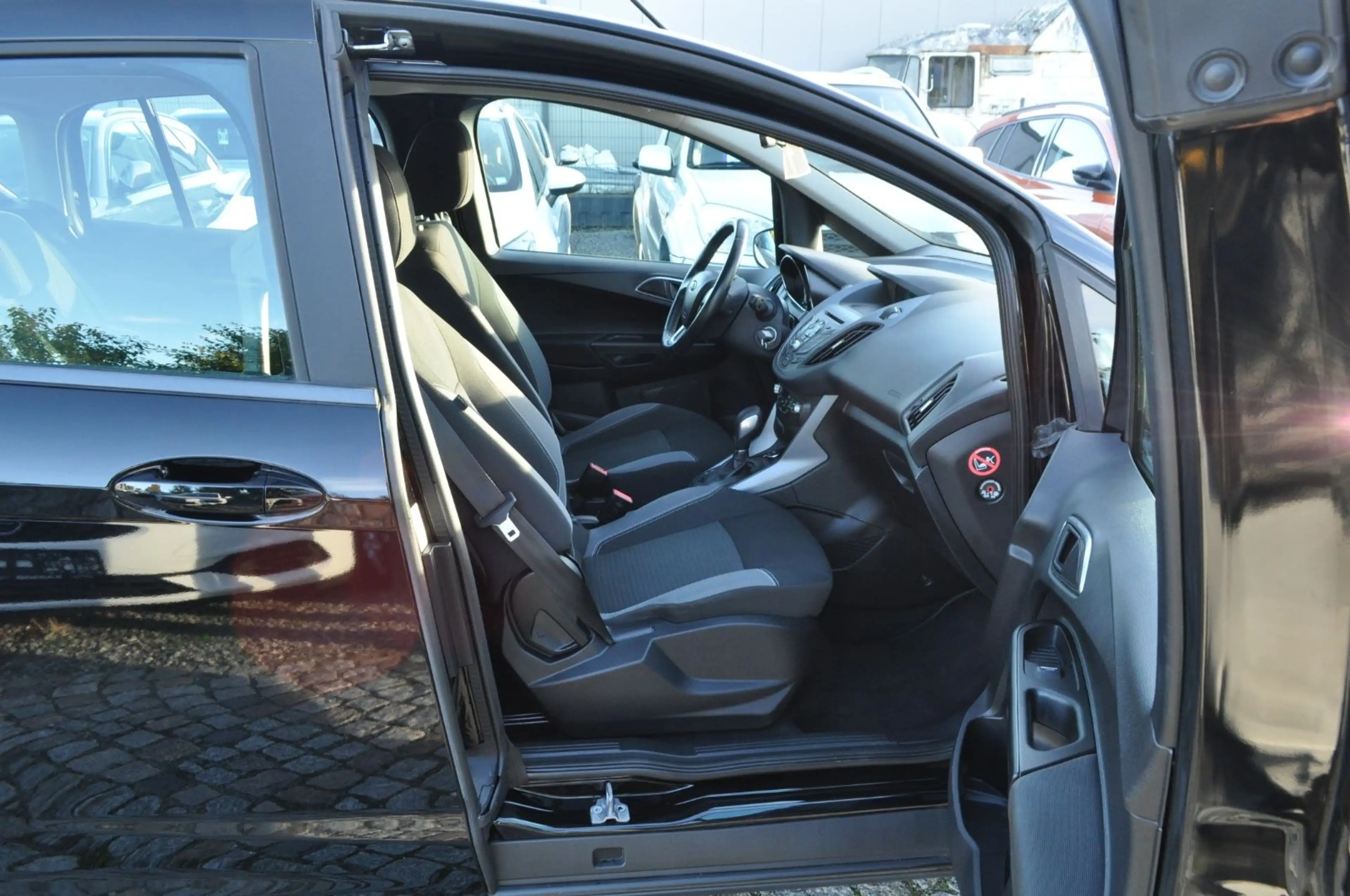 Ford B-Max B-MAX Sync Edition / S-HEIZUNG/AHK — photo 9