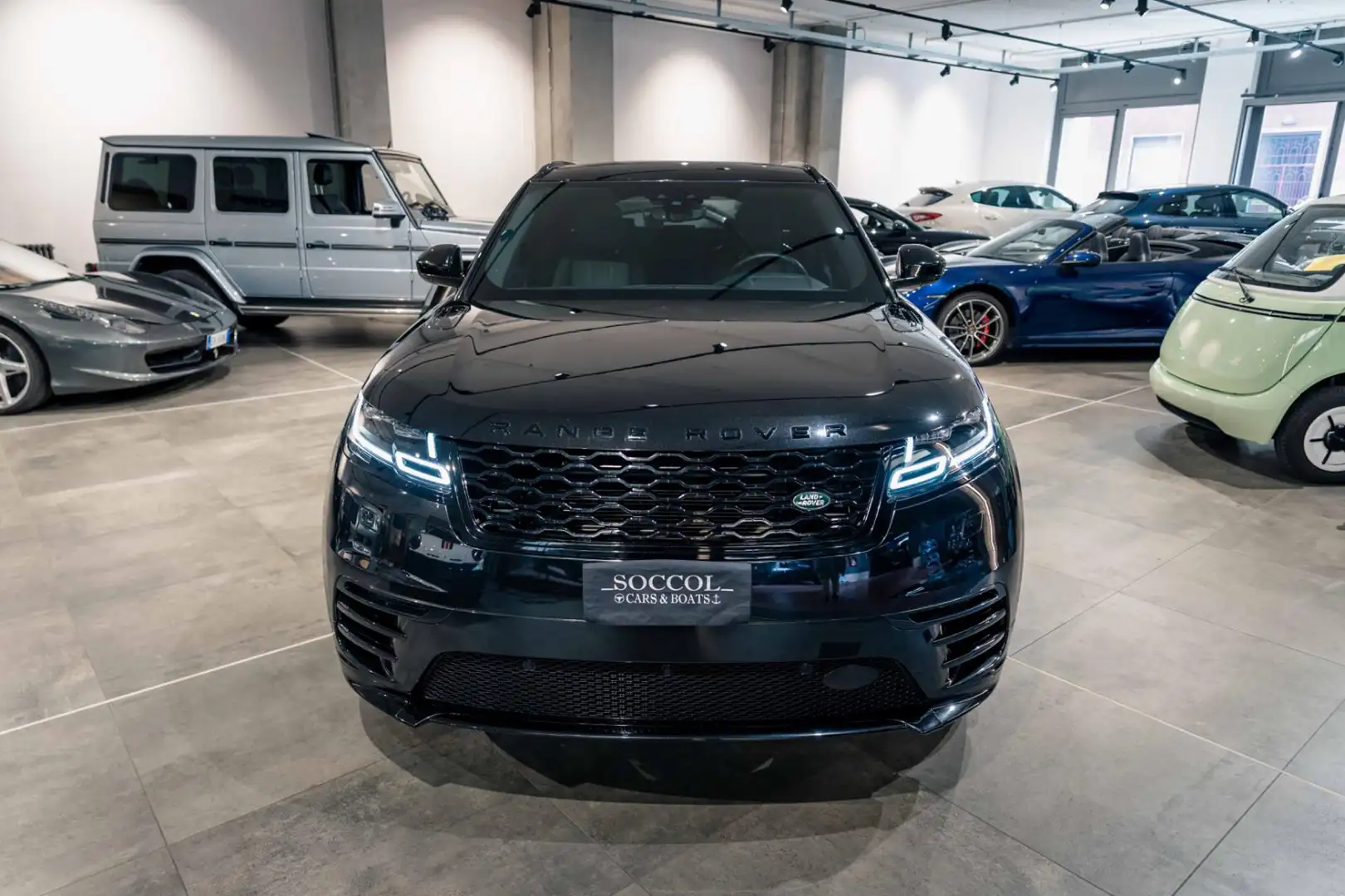 Land Rover Range Rover Velar 3.0D V6 300 CV R-Dynamic HSE*22"*PNEOMATICHE*RADAR Nero - 2