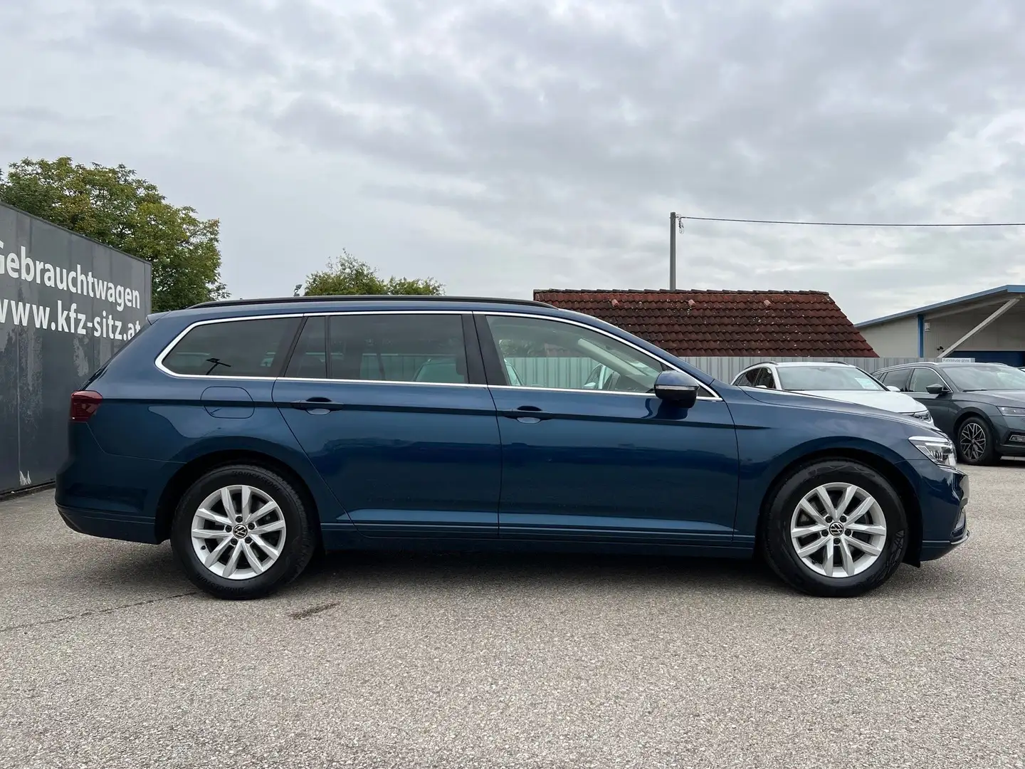 Volkswagen Passat Variant 2.0 TDI Business DSG | NP: €63.200 Blau - 2