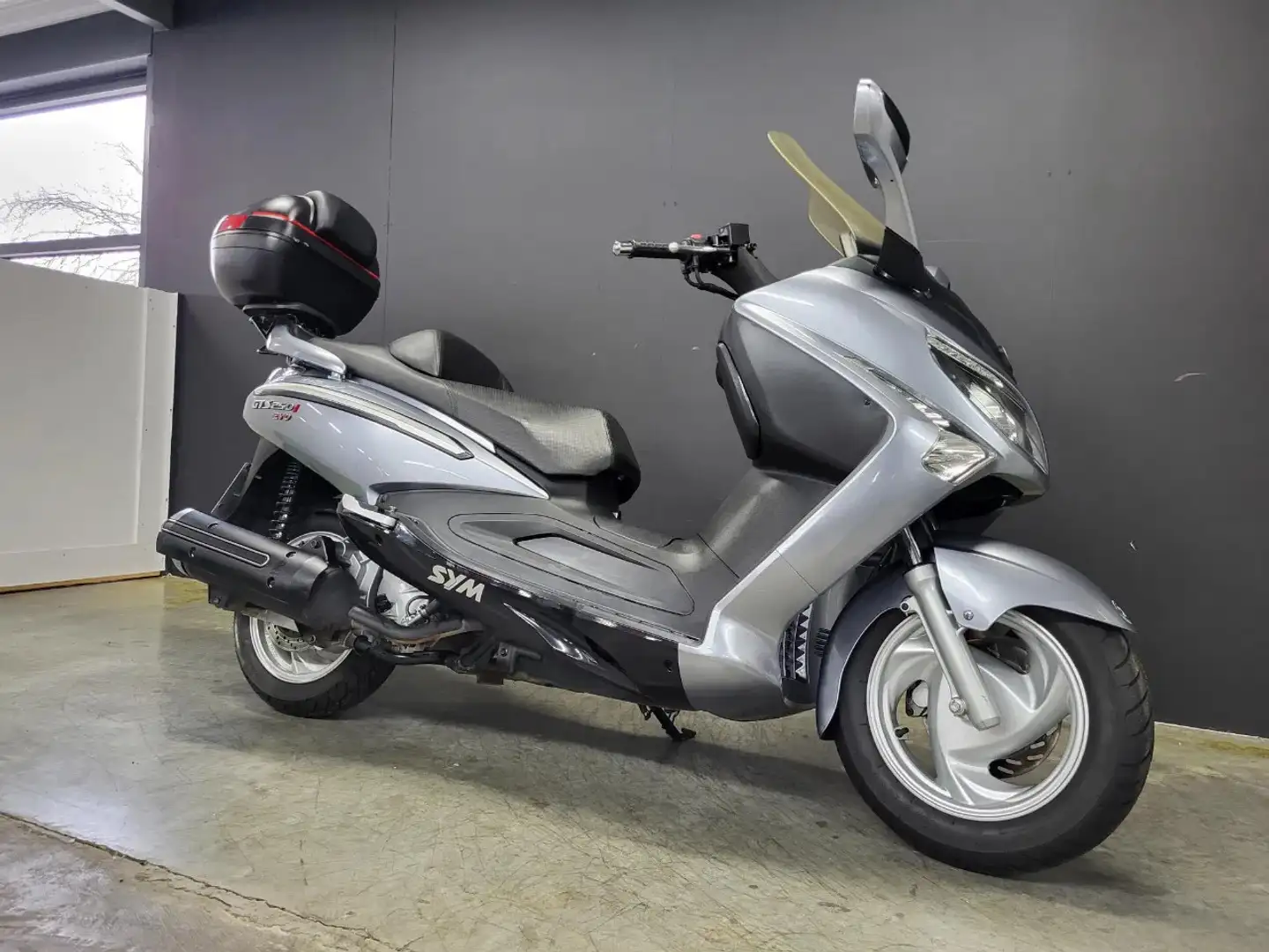 SYM GTS 250 250i (A2) - 1