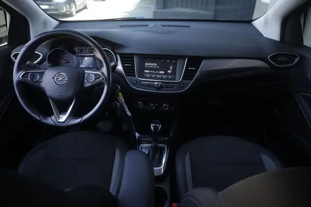 Opel Crossland X view 2