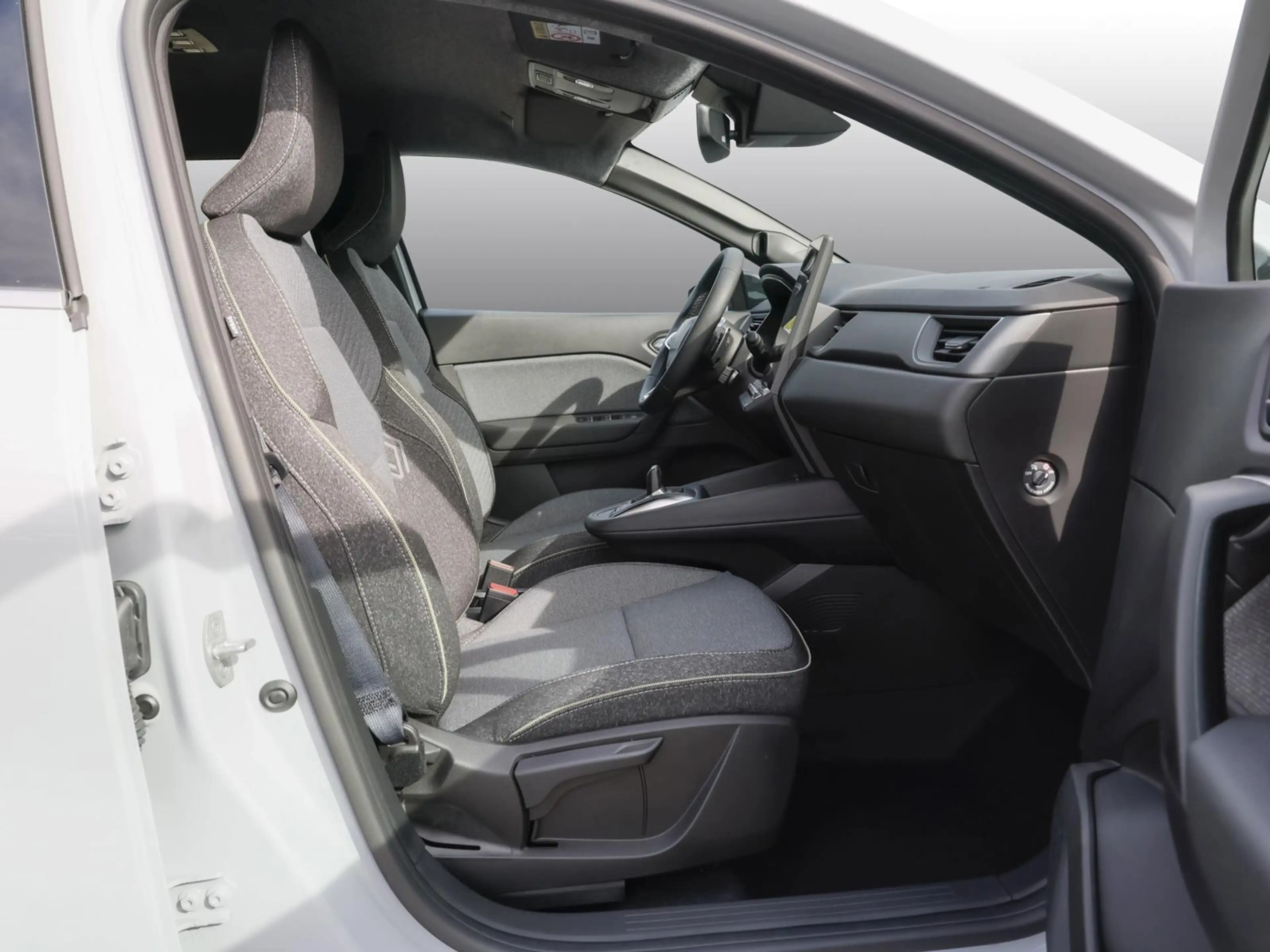 Renault Symbioz Techno Mild Hybrid 140 EDC NAVI SHZ PDC — photo 3