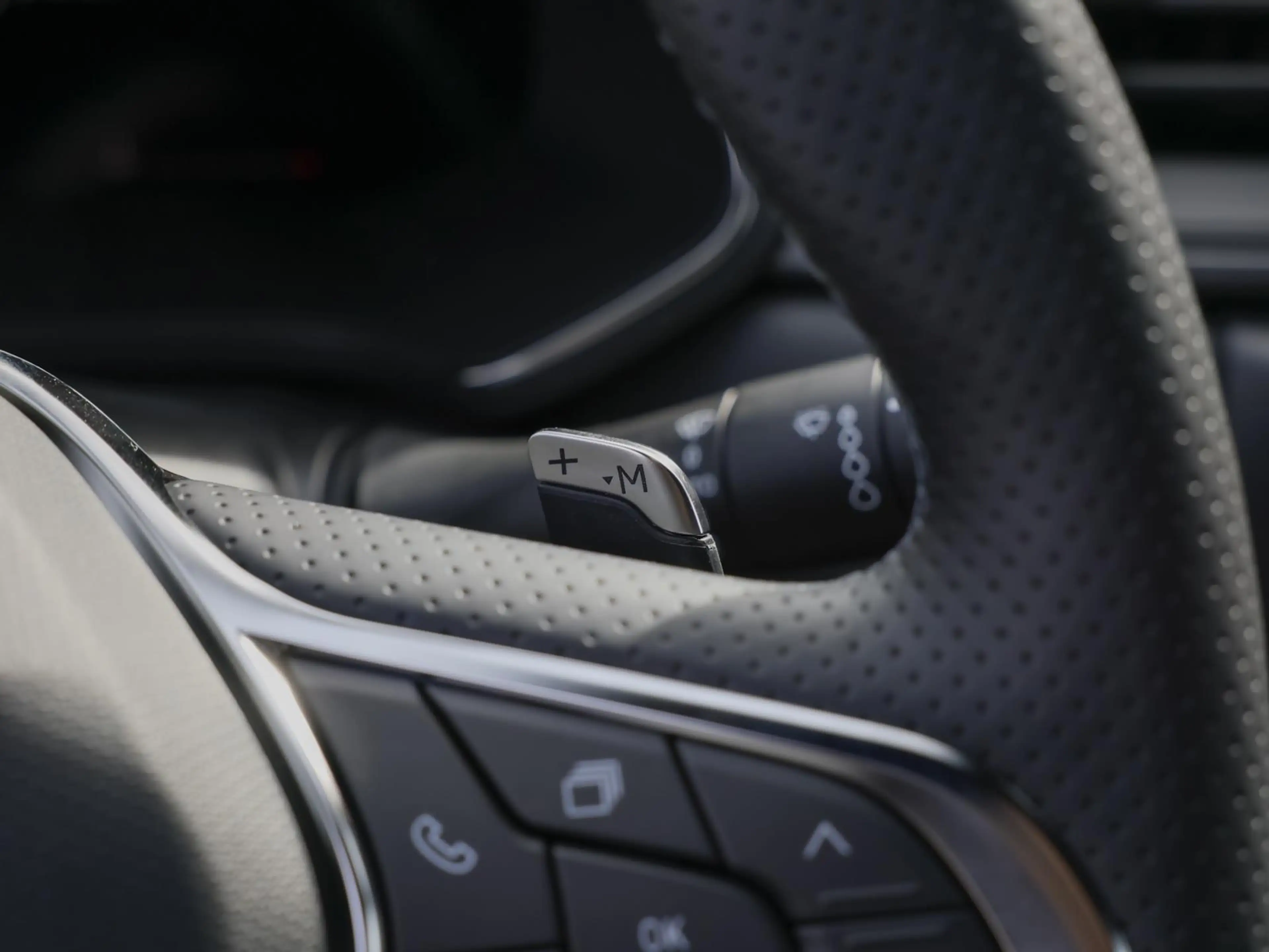 Renault Symbioz Techno Mild Hybrid 140 EDC NAVI SHZ PDC — photo 10