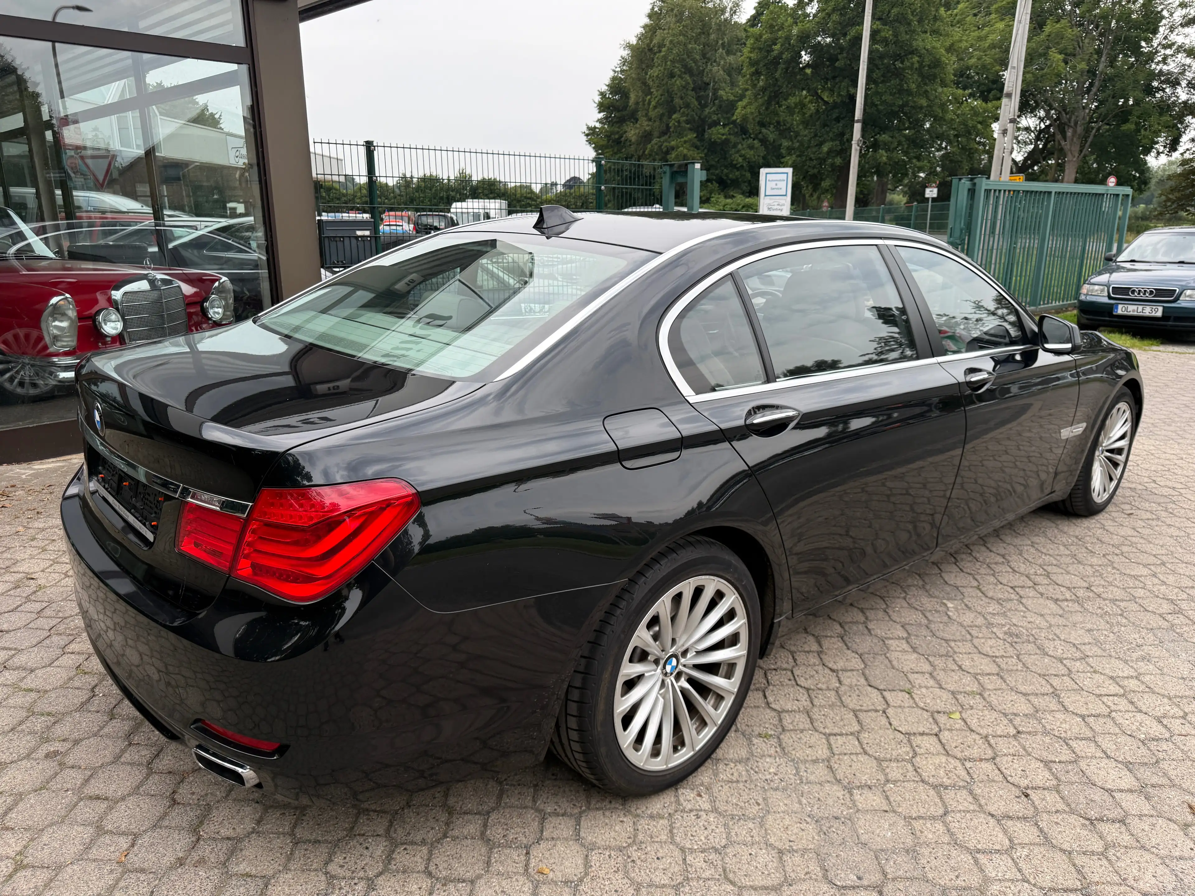 BMW 740 Li *nur 101 TKM*Scheckheft*HU neu*aAHK*eSD*Keyless Go*Kamera*Navi* — photo 5