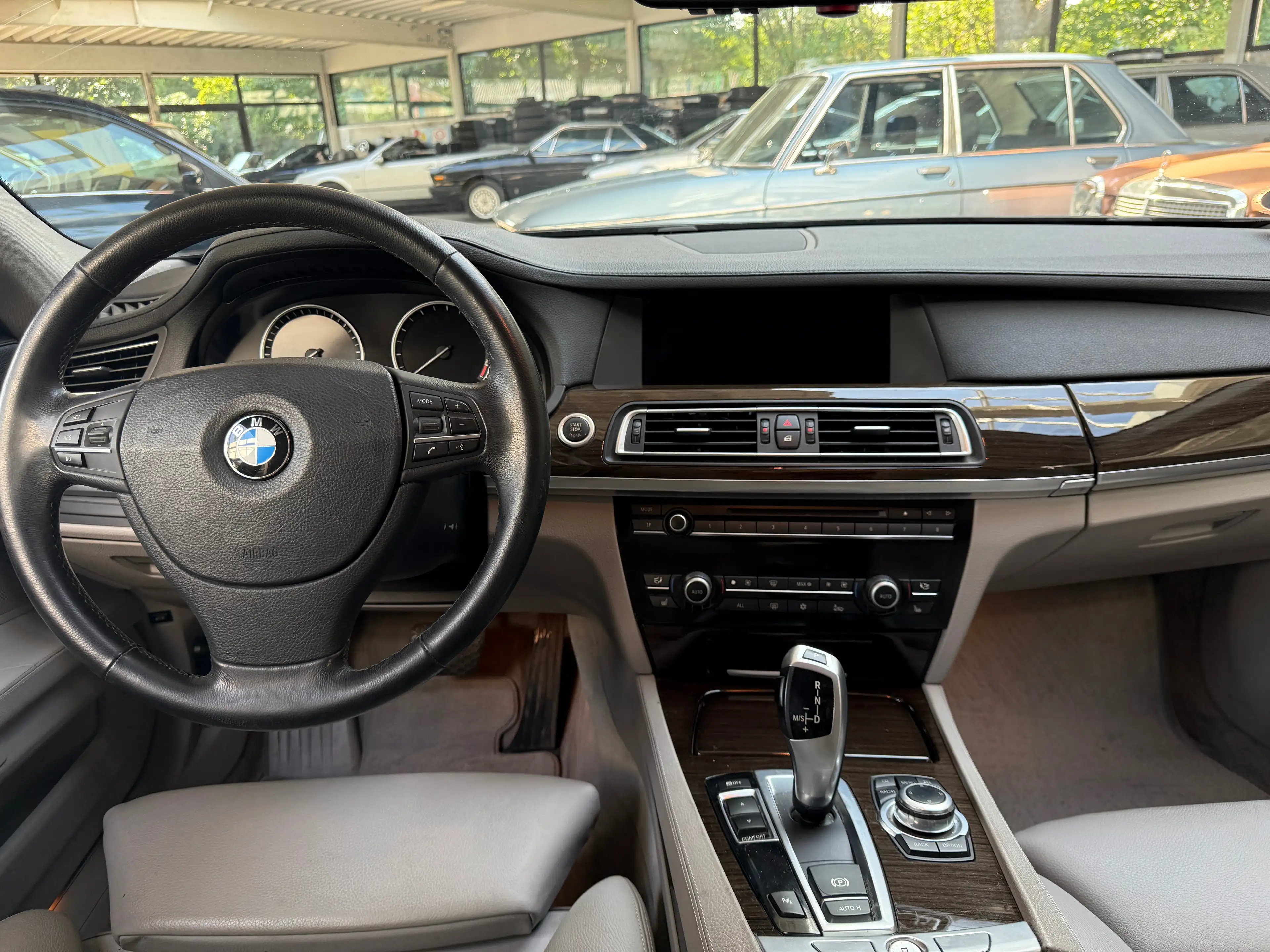 BMW 740 Li *nur 101 TKM*Scheckheft*HU neu*aAHK*eSD*Keyless Go*Kamera*Navi* — photo 13