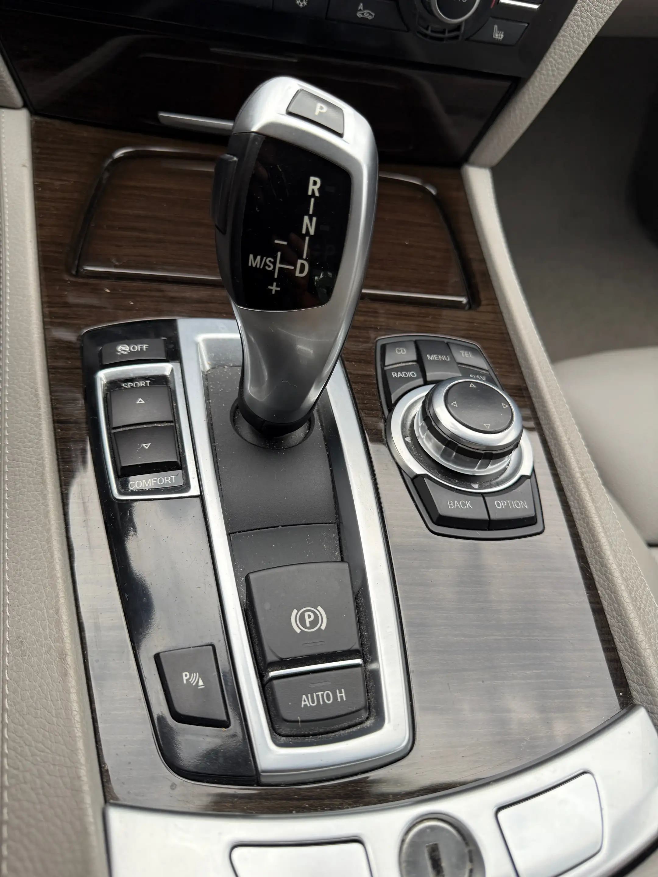 BMW 740 Li *nur 101 TKM*Scheckheft*HU neu*aAHK*eSD*Keyless Go*Kamera*Navi* — photo 15