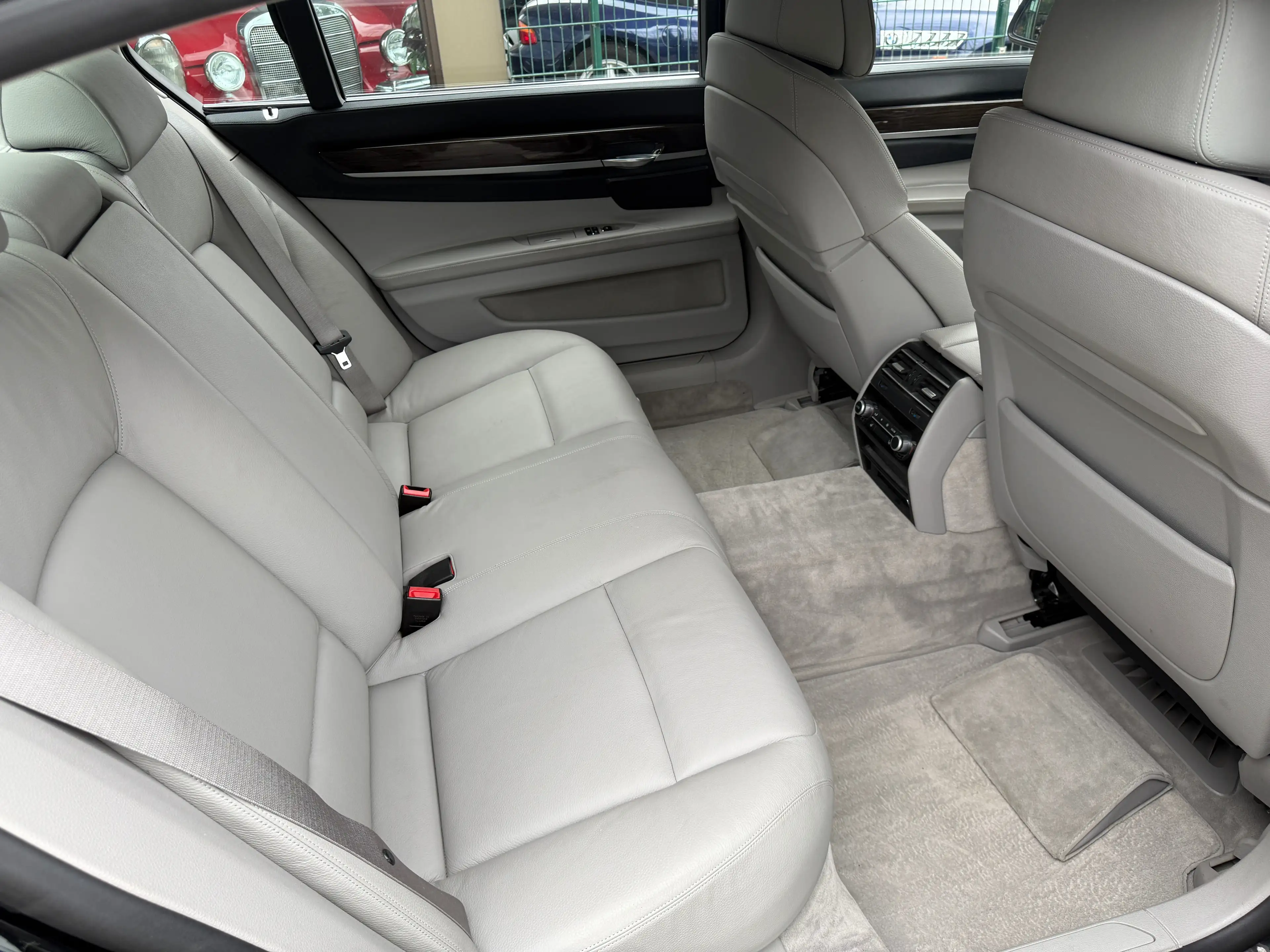 BMW 740 Li *nur 101 TKM*Scheckheft*HU neu*aAHK*eSD*Keyless Go*Kamera*Navi* — photo 11