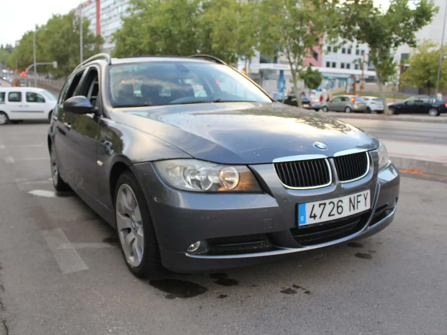 BMW 318 318i Touring Gris - 2