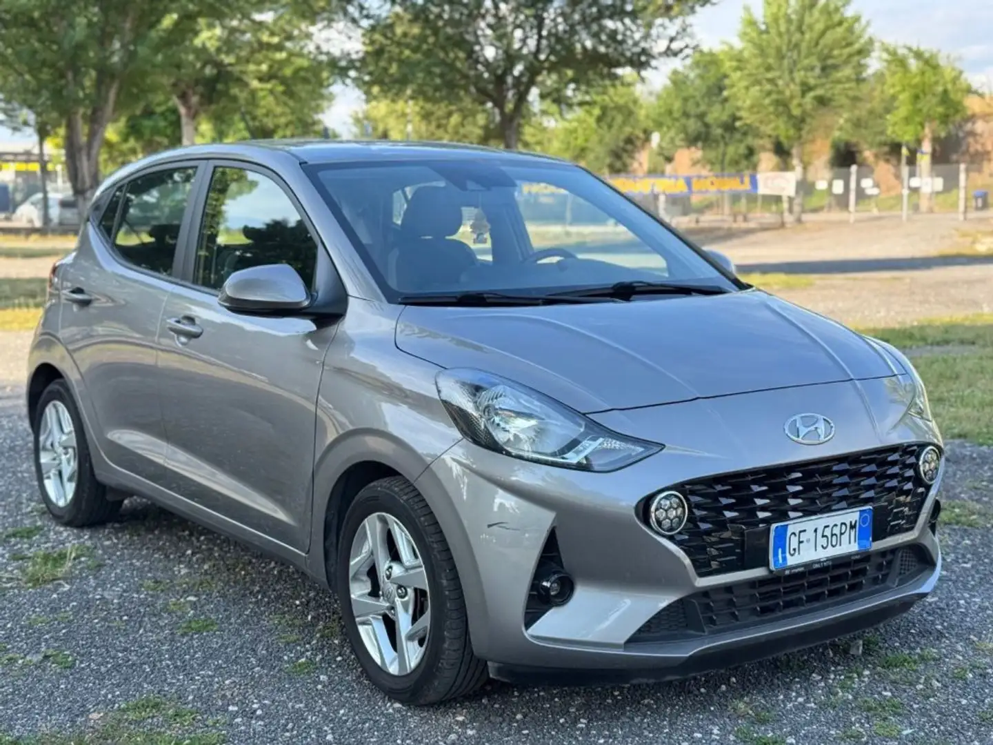 Hyundai i10 1.0 MPI Tech PACK+ GPL Gris - 2