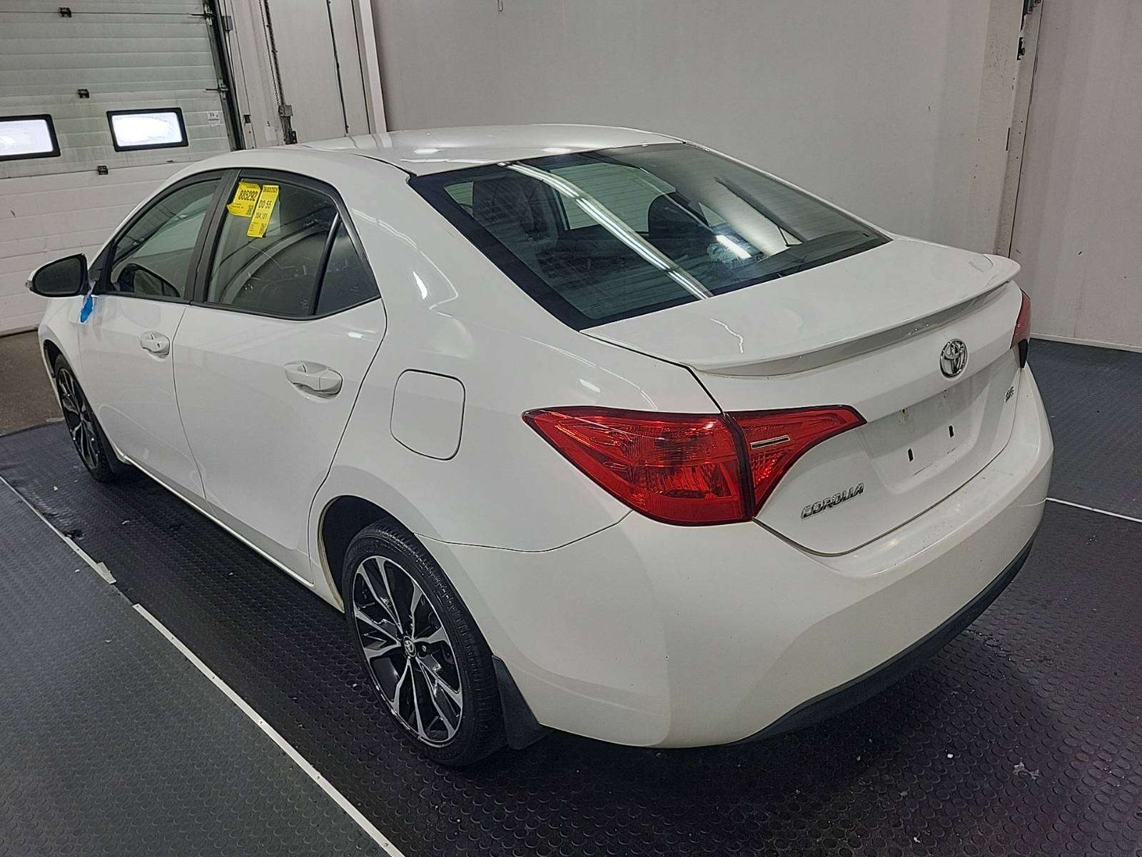 2017 Toyota Corolla CE — снимка 1