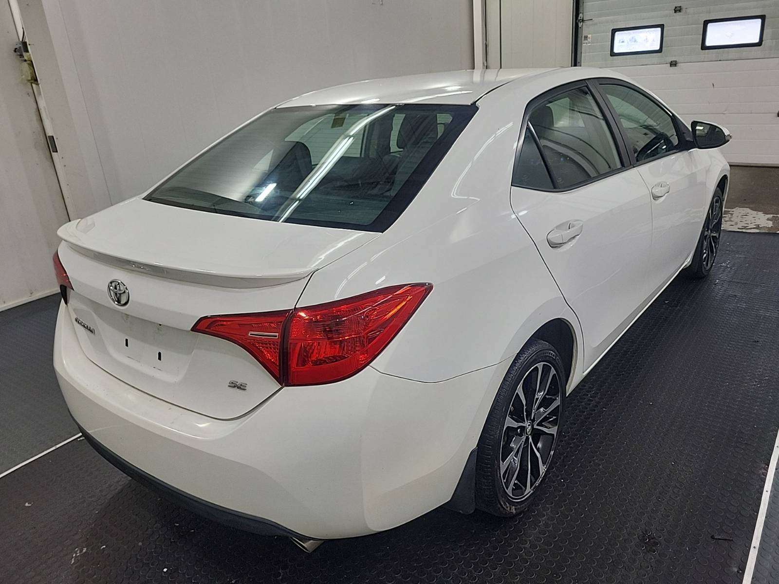 2017 Toyota Corolla CE — снимка 1