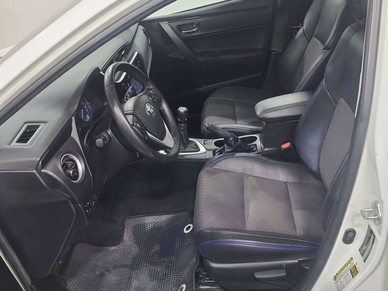 2017 Toyota Corolla CE — снимка 1