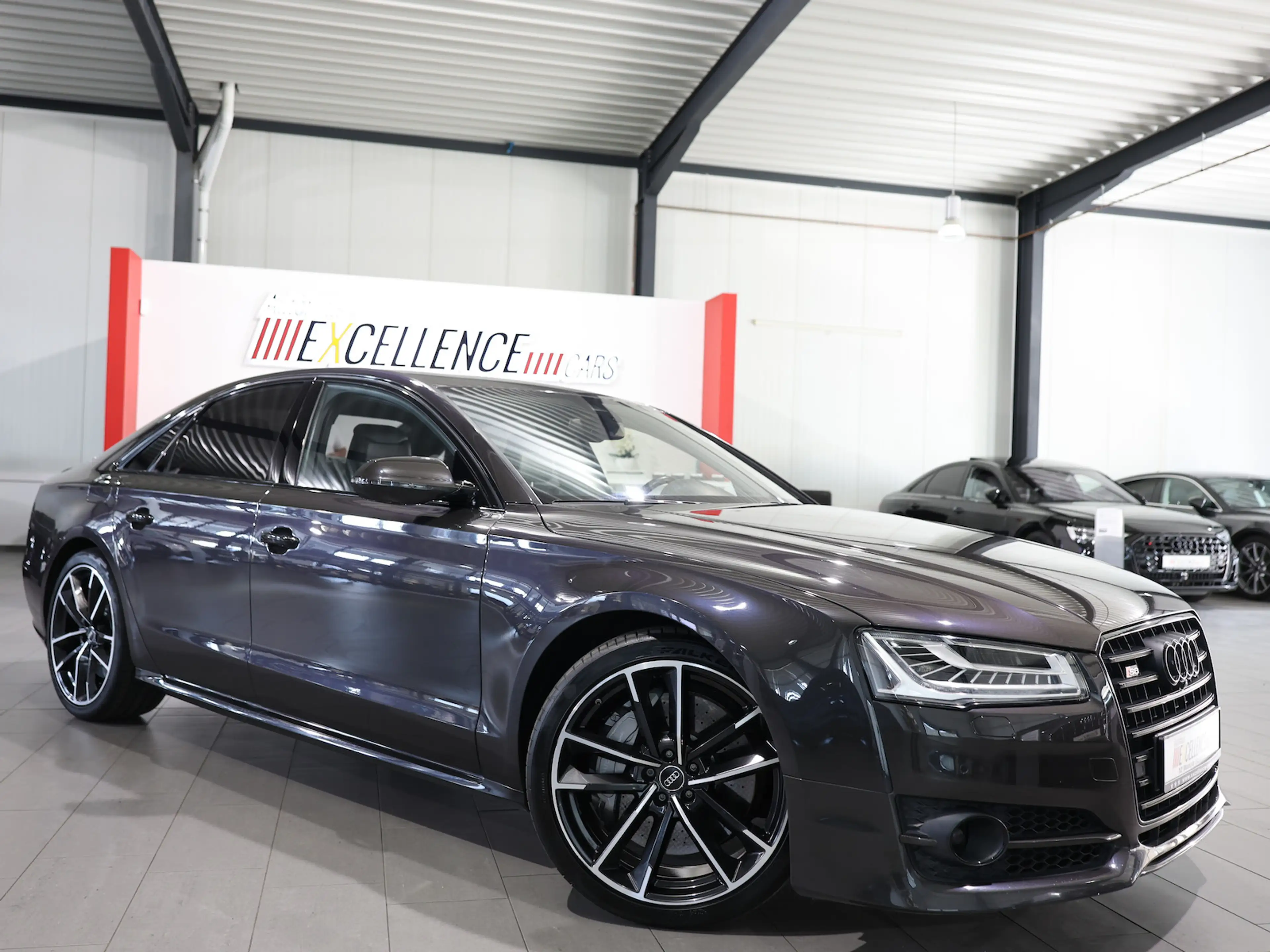 Audi S8 PLUS 4.0 TFSI Q EXCLUSIVE DESIGN BLACK MATRIX — photo 3