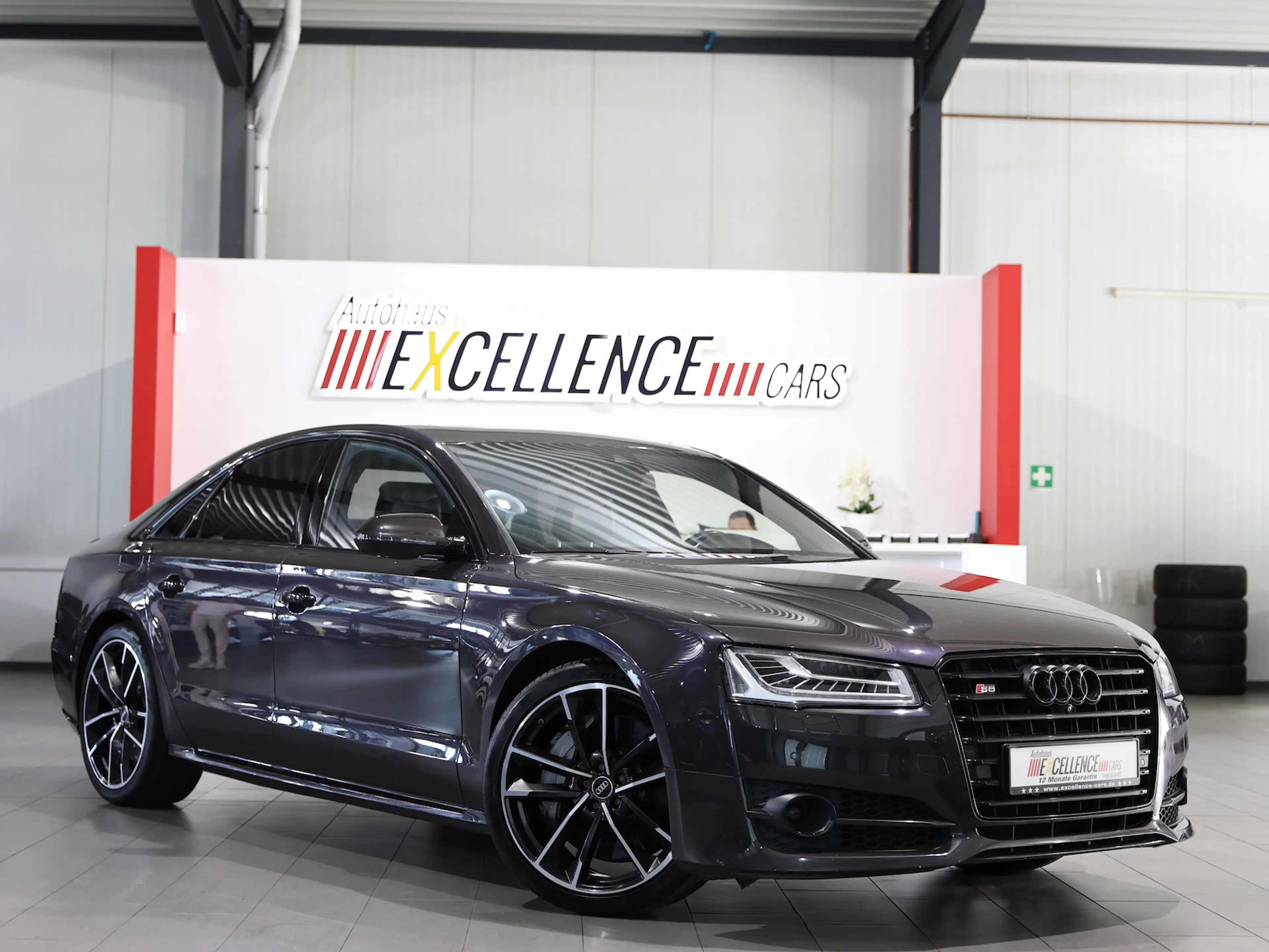 Audi S8 PLUS 4.0 TFSI Q EXCLUSIVE DESIGN BLACK MATRIX