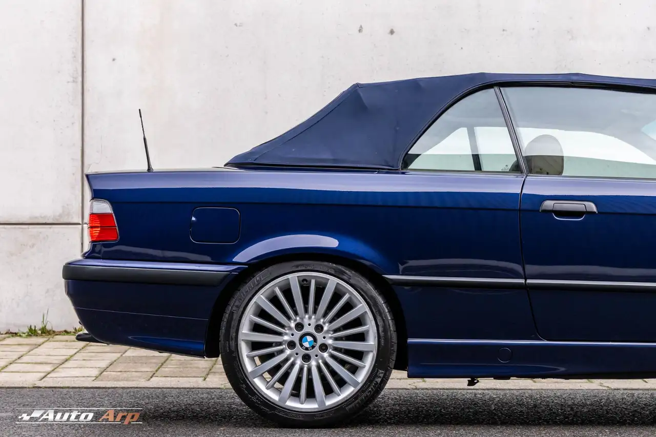 BMW 320 3-serie Cabrio 320i, foto 5