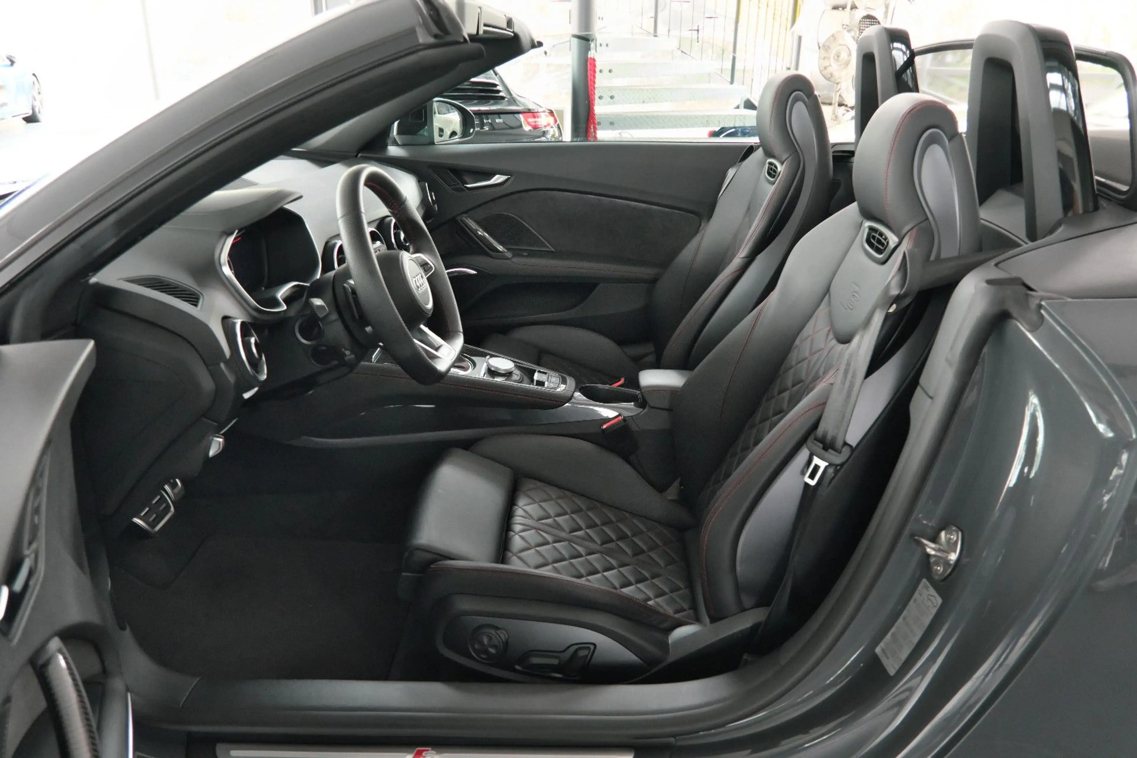 Audi TT 45 TFSI Roadster quattro Competition 12"km — photo 9