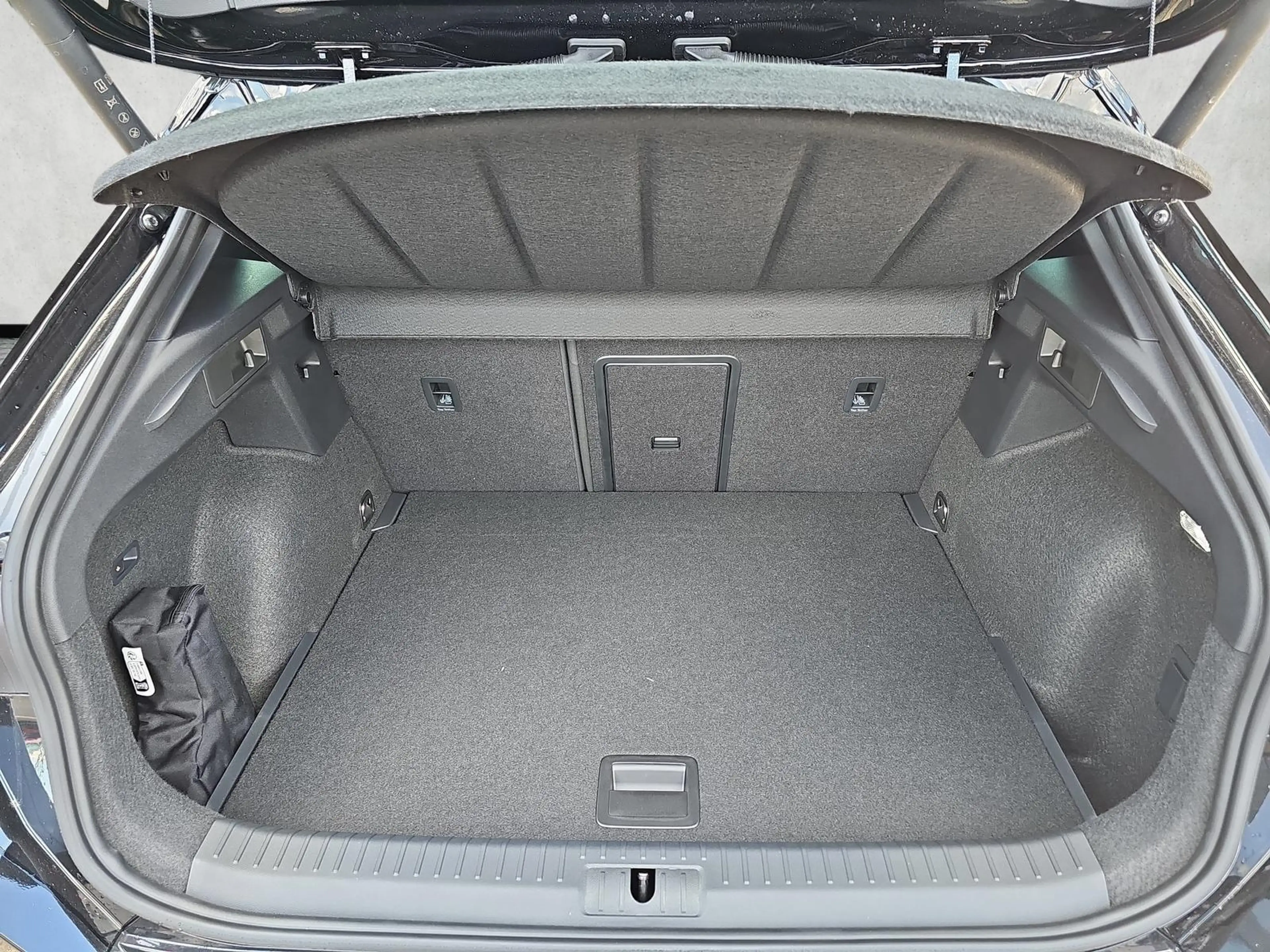 CUPRA Formentor VZ 2.0 TSI 245 kW 4Drive DSG 5JGar Matrix AHK 2... — photo 14