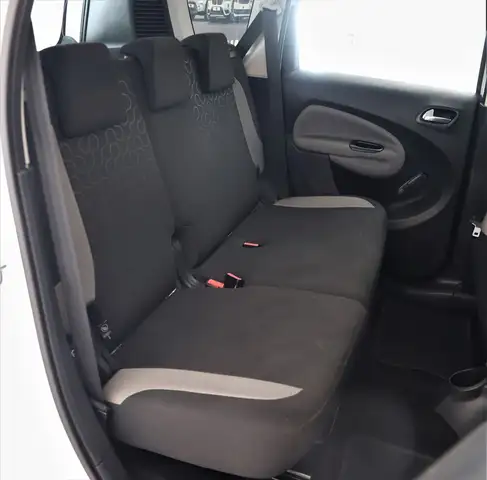 Citroen C3 Picasso view 12
