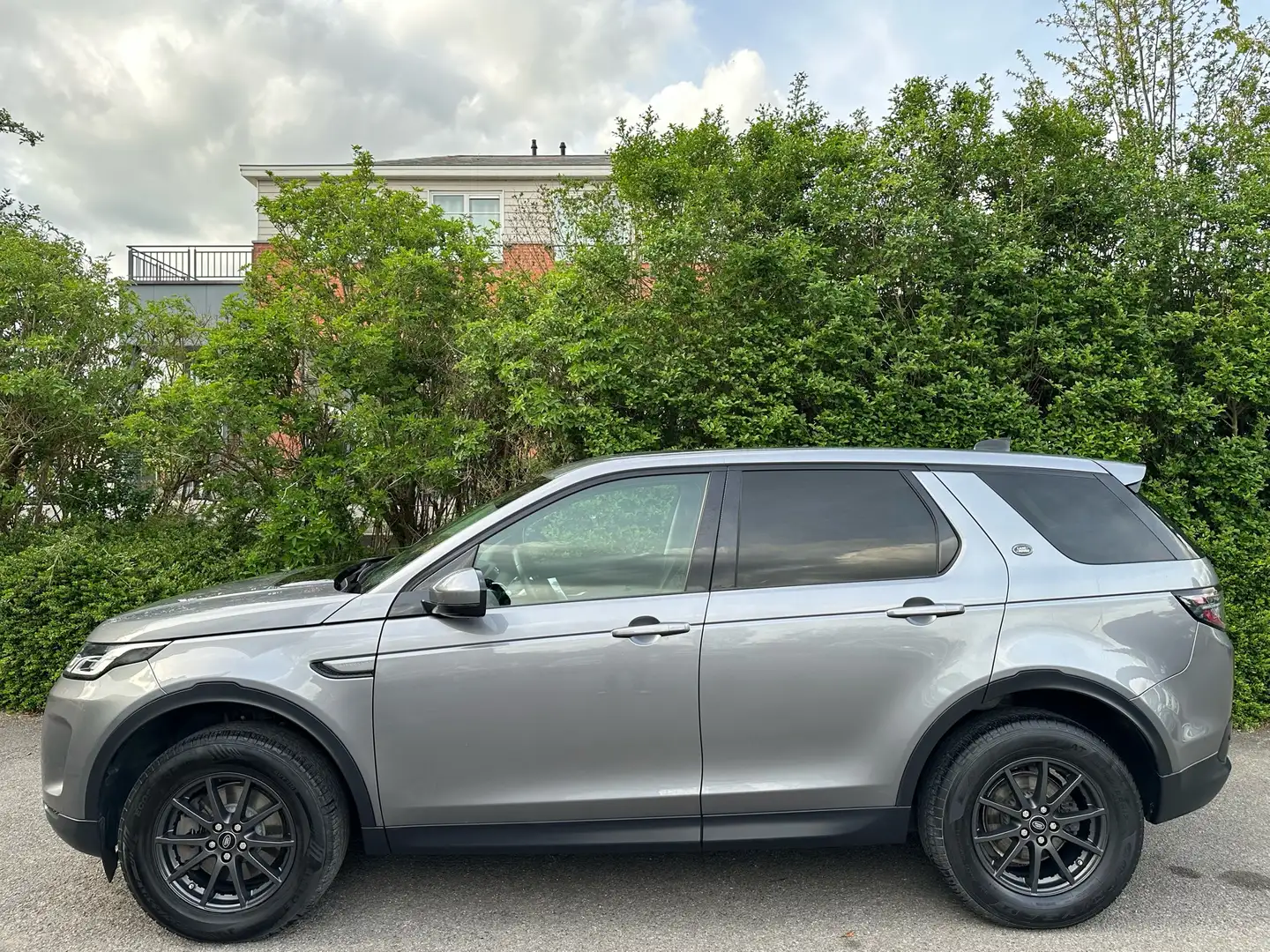 Land Rover Discovery Sport 2.0 TD4+AIRCO+CAMERA+CARPLAY+EURO 6D Grey - 2