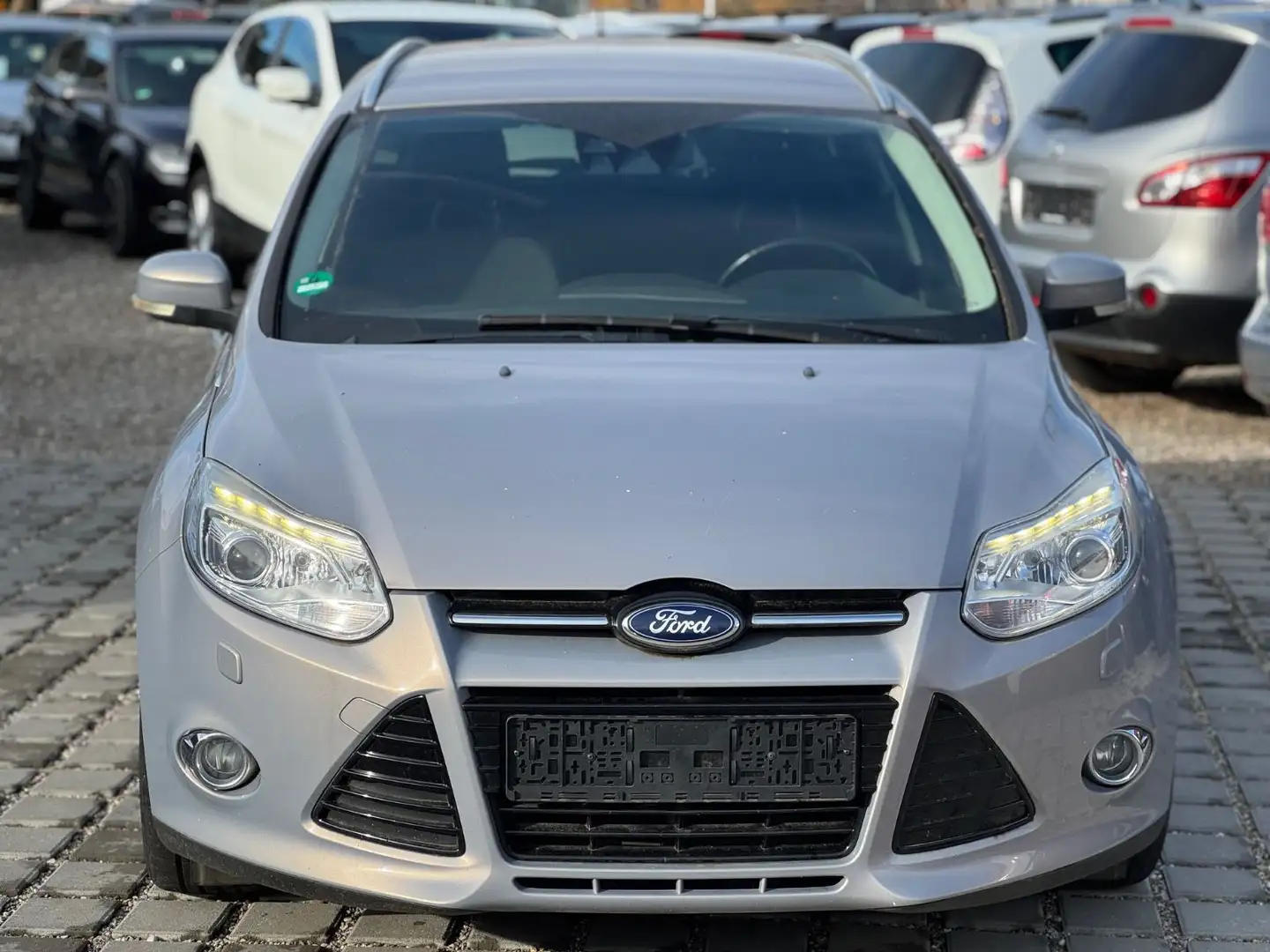 Ford Focus Turnier Titanium/ 2.0  TDCi 163 PS / Silber - 2