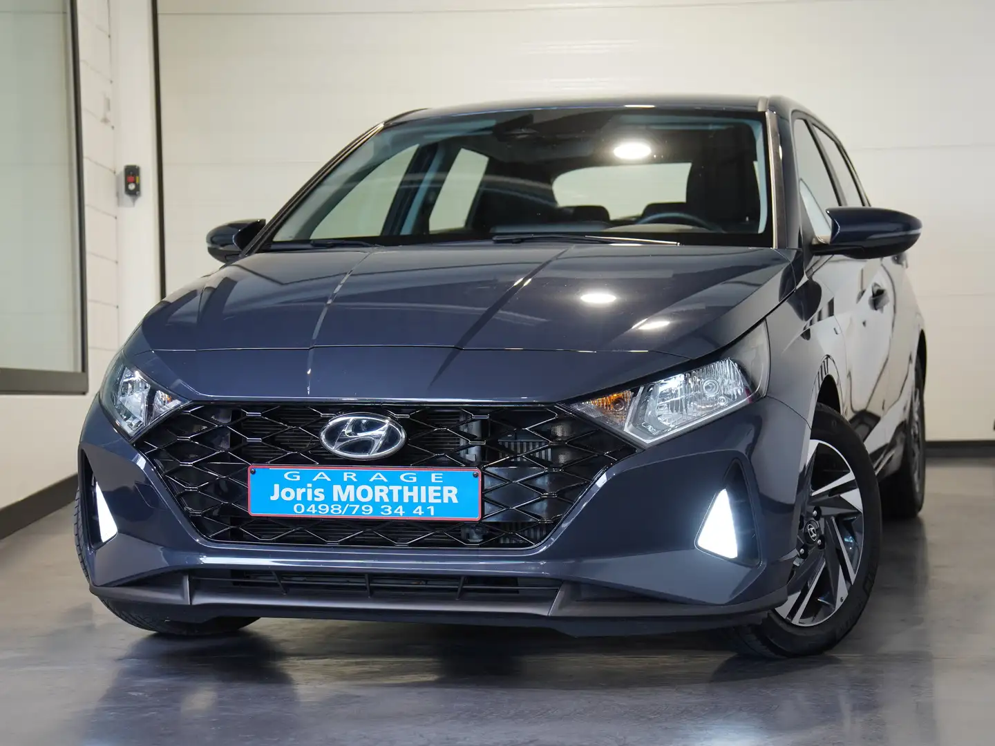 Hyundai i20 Mild-Hybride / 1.0 benzine /  P-sens A + Camera Grau - 1