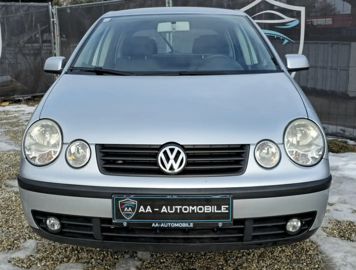 Volkswagen Polo 1,2 Grau - 2