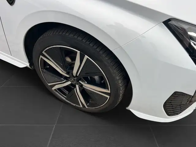 Peugeot 308 view 8