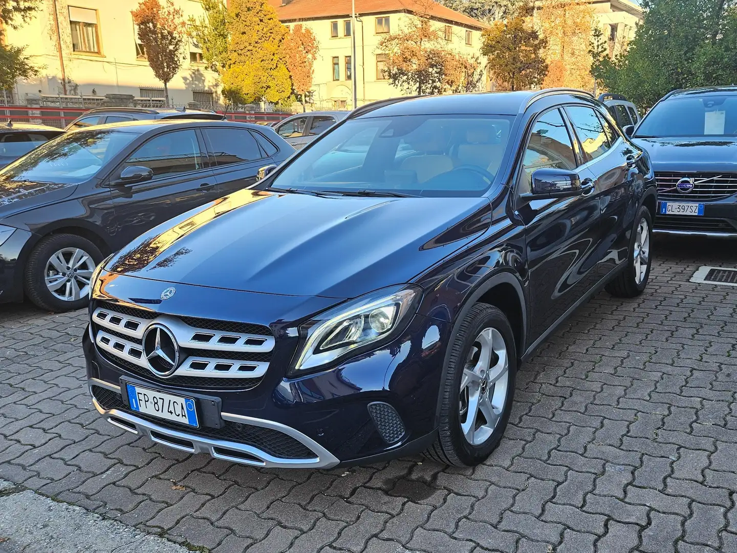 Mercedes-Benz GLA 220 Sport 4matic auto 36.000 KM - PELLE-CAMERA-NAVY Blu/Azzurro - 2