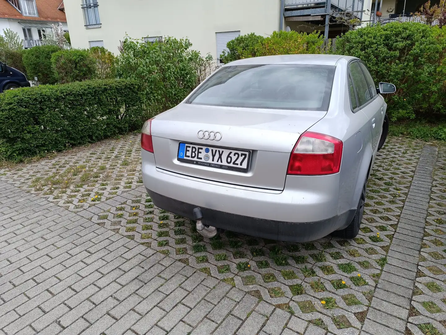 Audi A4 1.9 TDI MUSS BIS SONNTAG WEG - 1