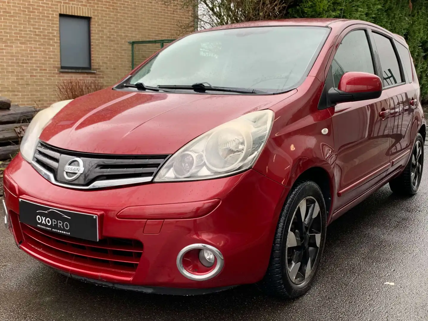 Nissan Note 1.4i Nickelodeon / Gps / Clim Auto / BRUIT MOTEUR Rouge - 2