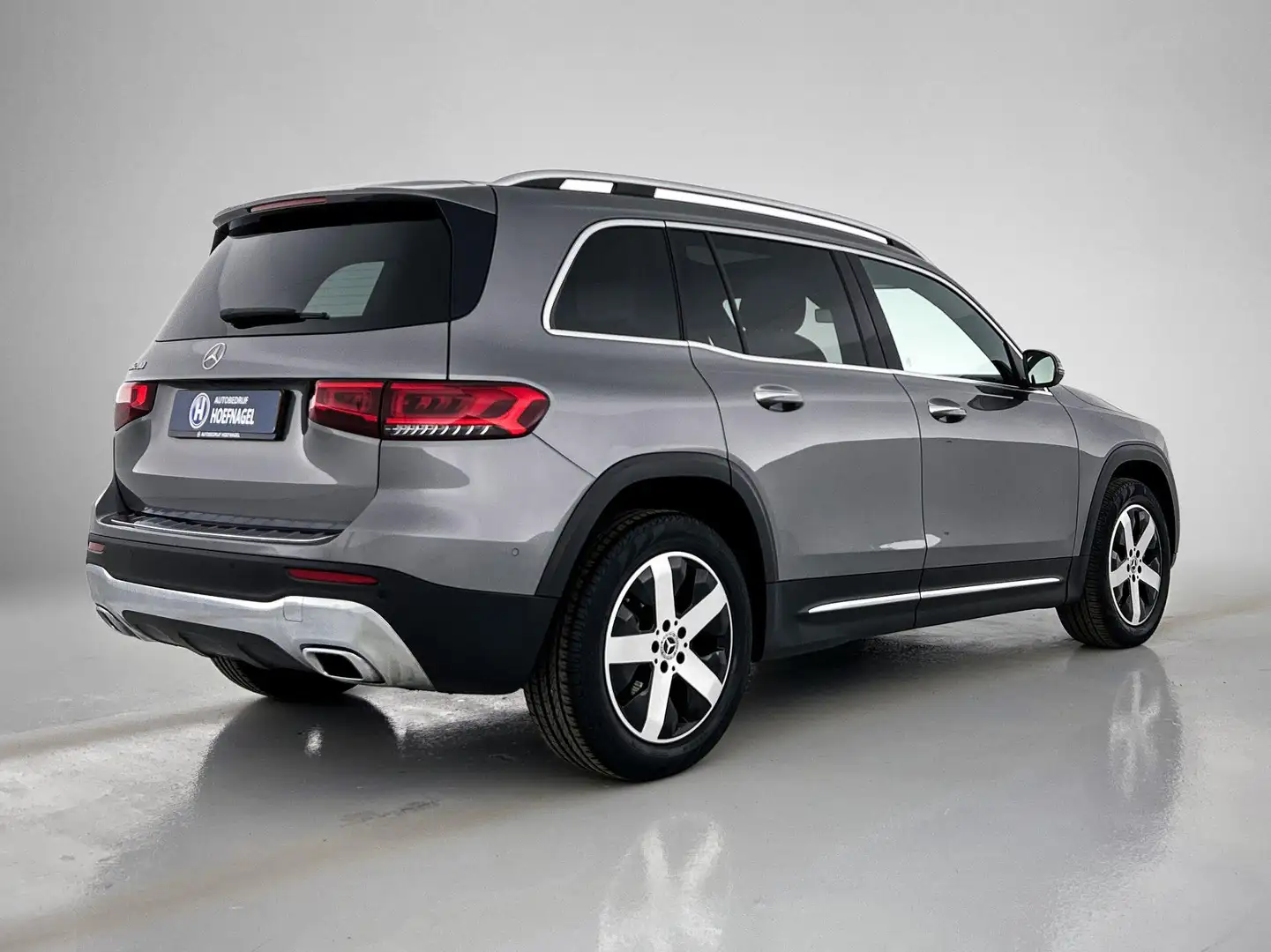 Mercedes-Benz GLB 200 Premium Plus Automaat | Lederen Bekleding | Camera Šedá - 2