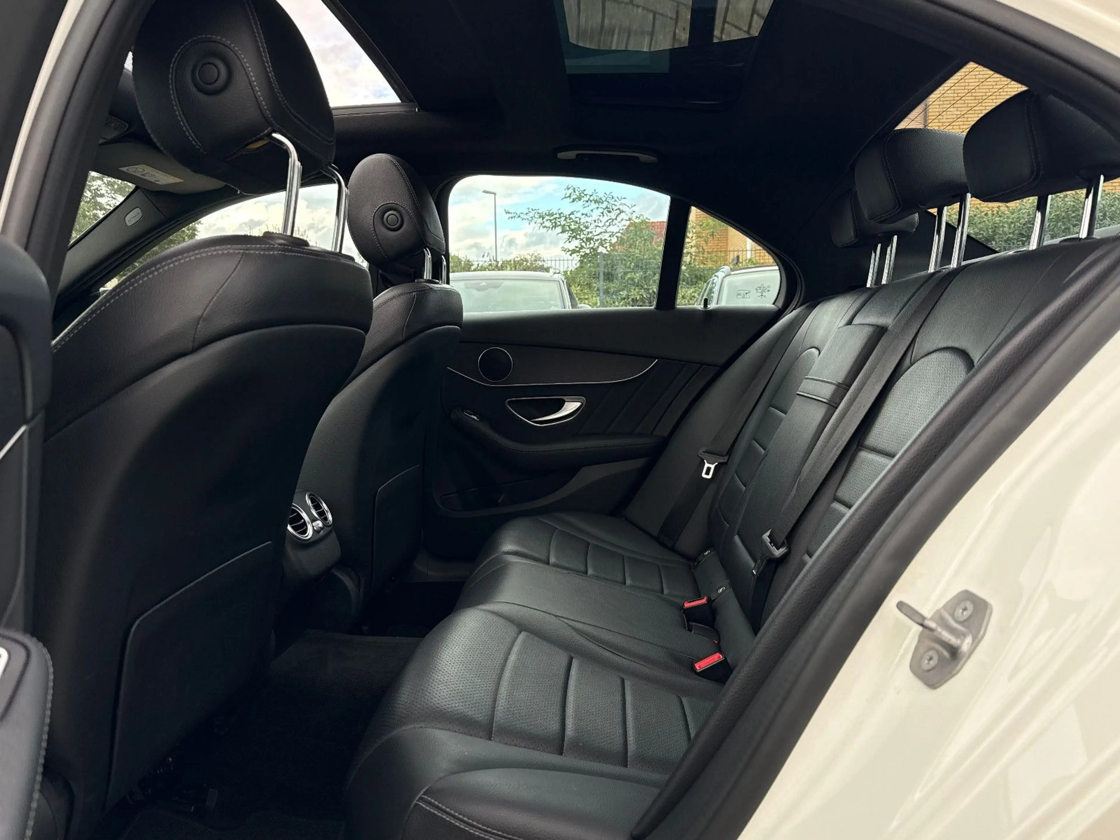 Mercedes-Benz C 200 C Limo, AMG Paket, Pano, LED, Kamera, TÜV neu — photo 12