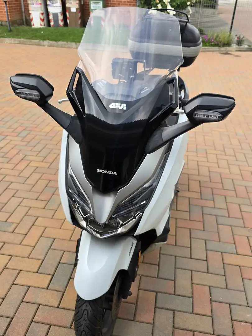 Honda Forza 300 - 1