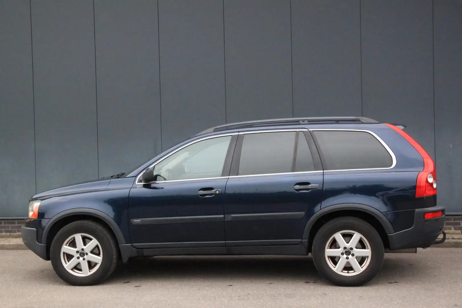 Volvo XC90 2.5 T Elek-Dak/7 Pers./Leer/Navigatie/Parkeersenso Bleu - 2