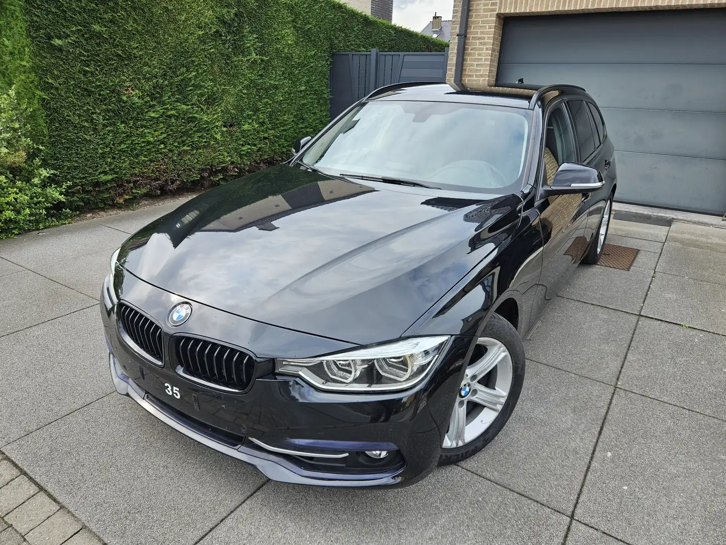 BMW 318 / SPORT LINE / NAVI / CRUISE / *SUPER DEAL* Zwart - 1